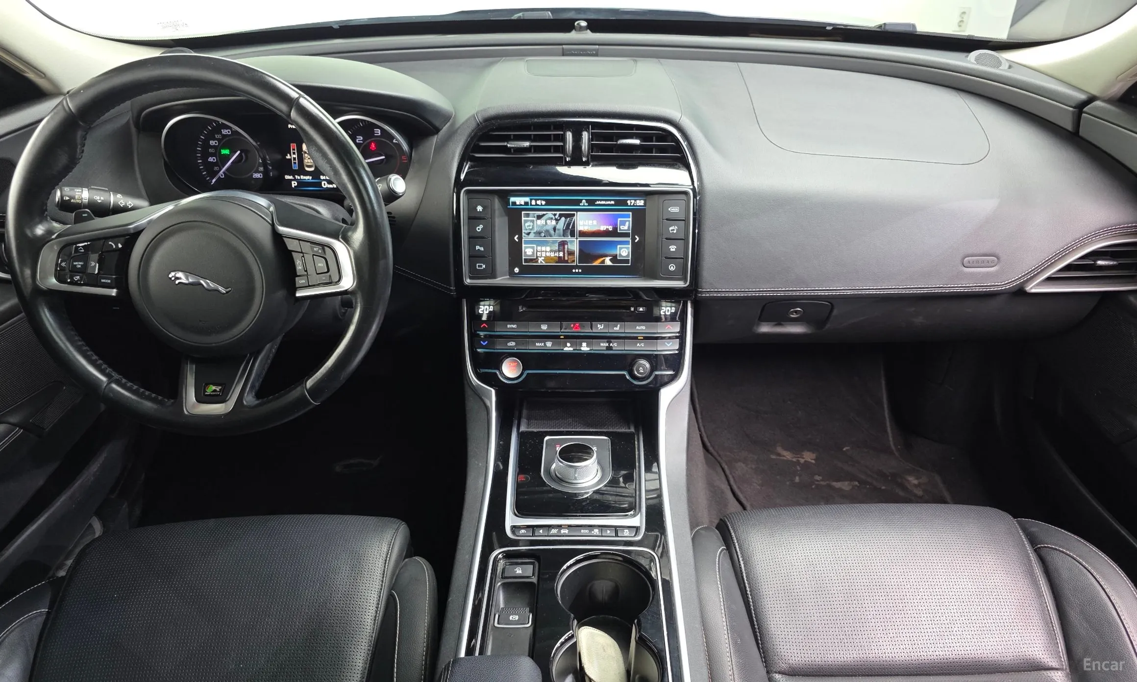 Jaguar XE превью 7