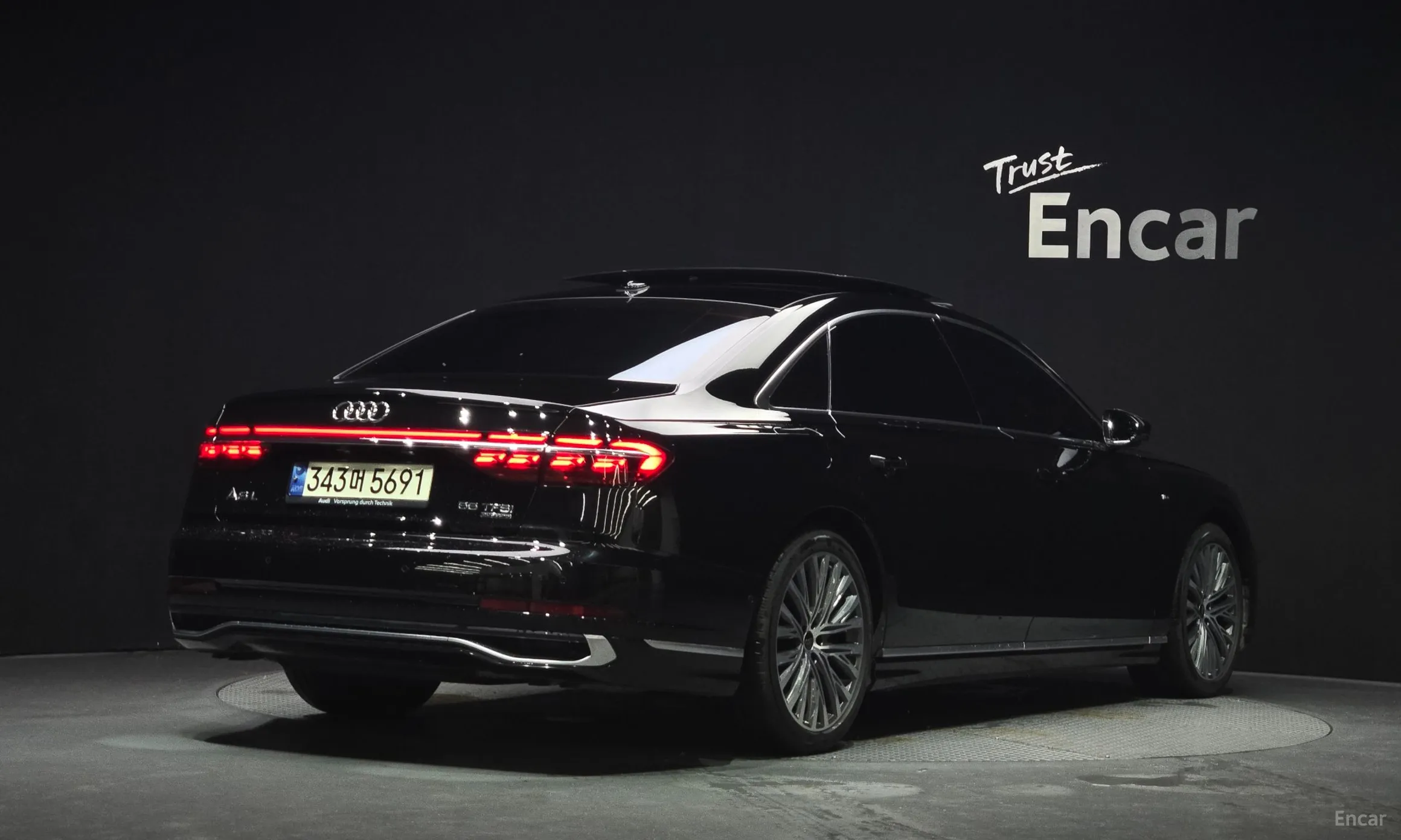 Audi A8 (D5)