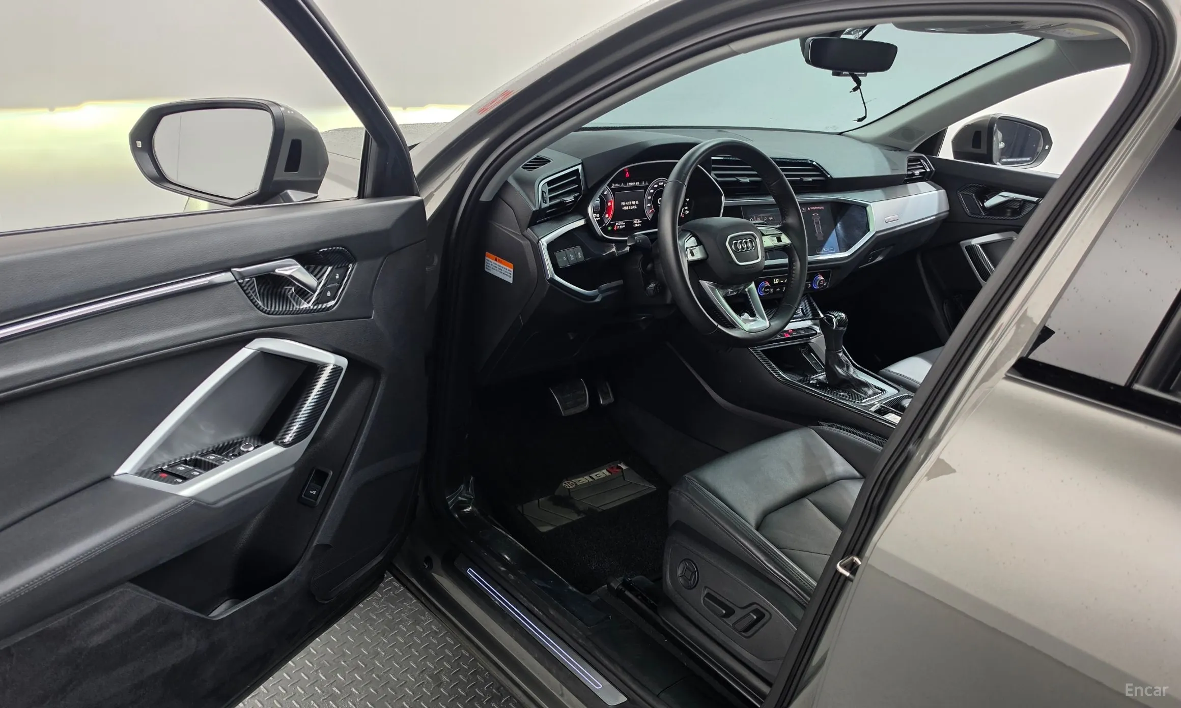 Audi Q3 (F3) превью 10