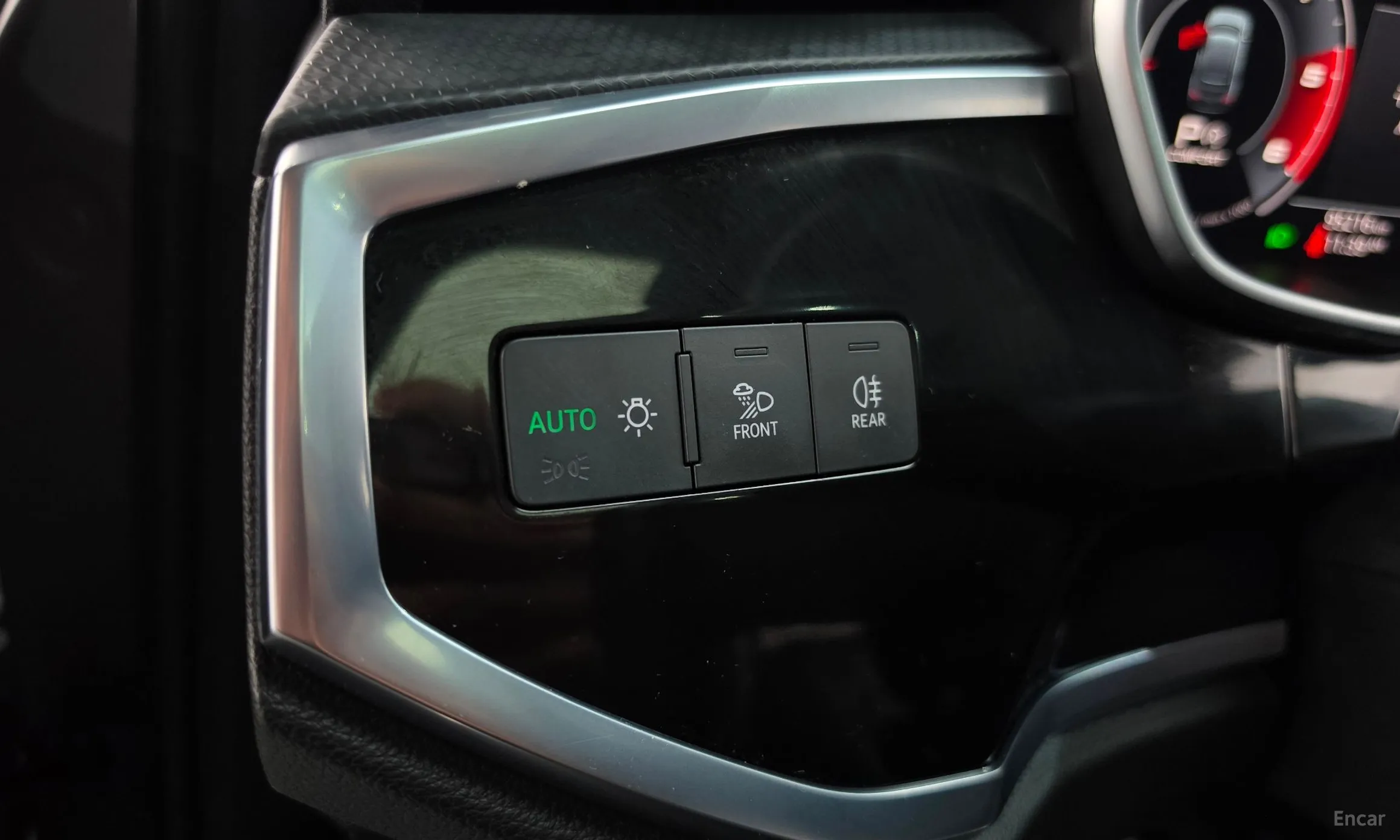 Audi Q3 (F3) превью 12