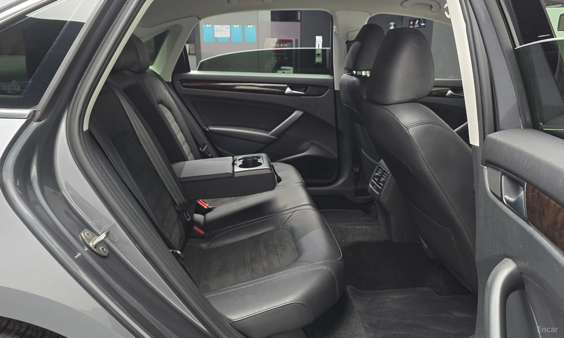 Volkswagen The New Passat превью 12