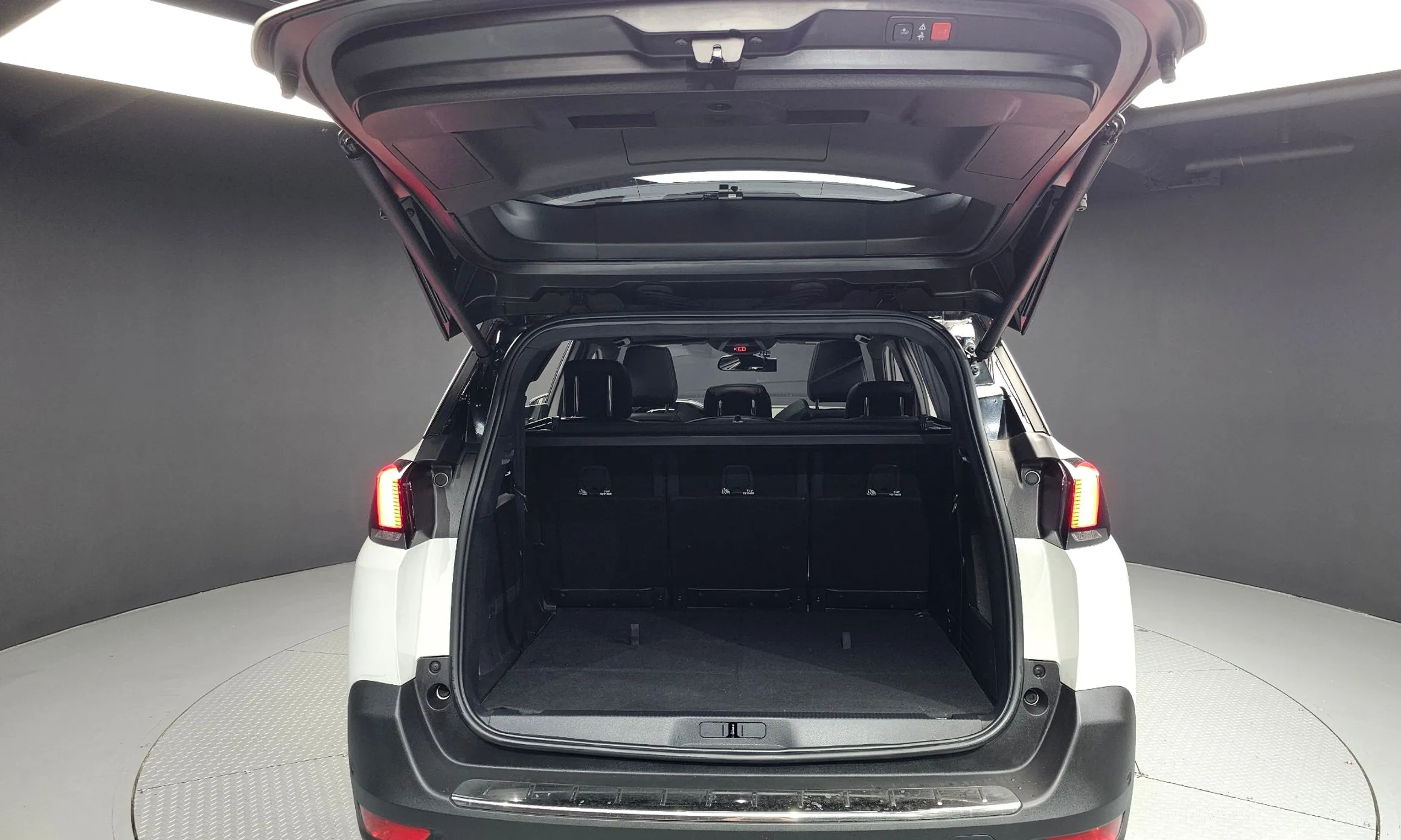 Peugeot 5008 2nd generation превью 20