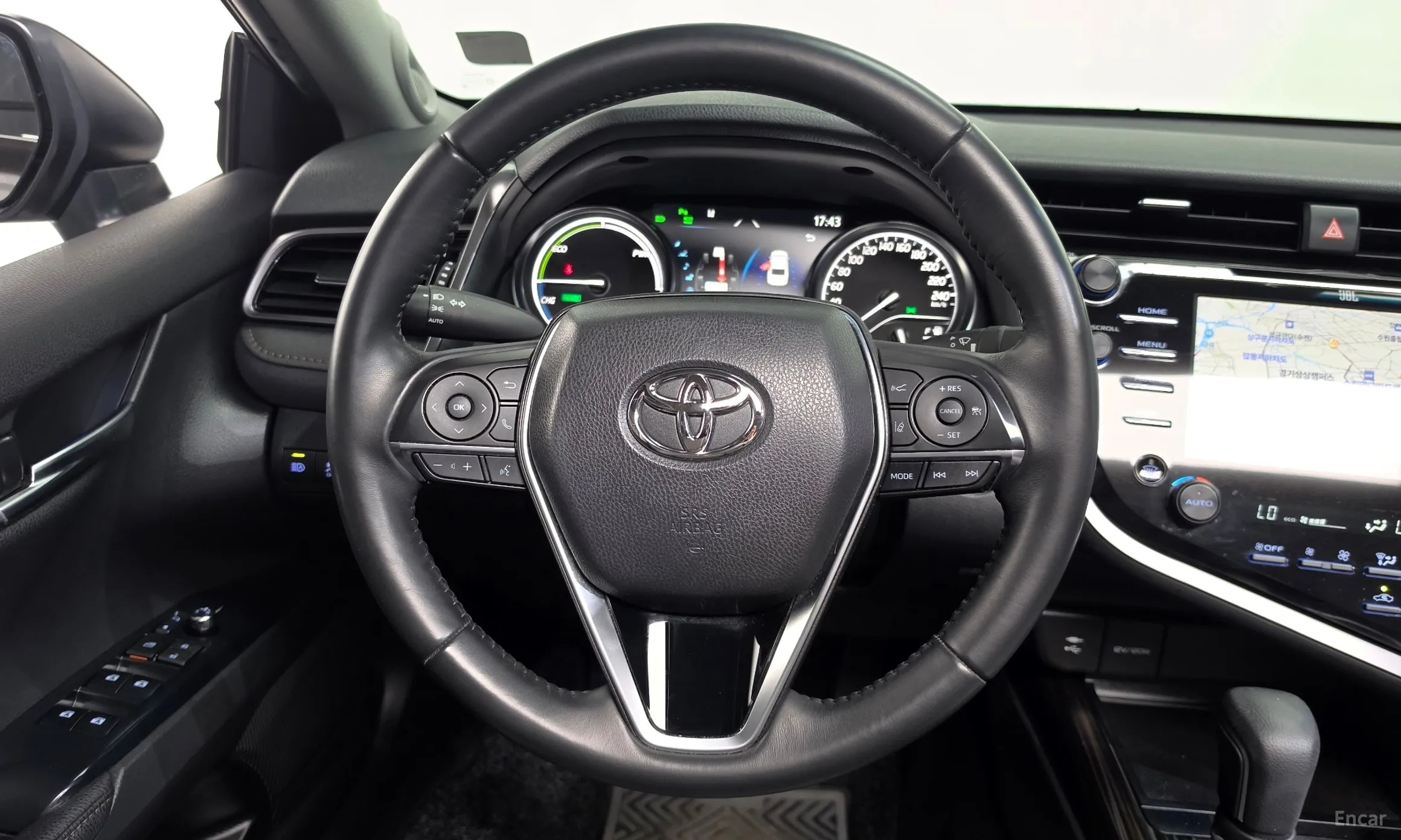 Toyota Camry (XV70) превью 14