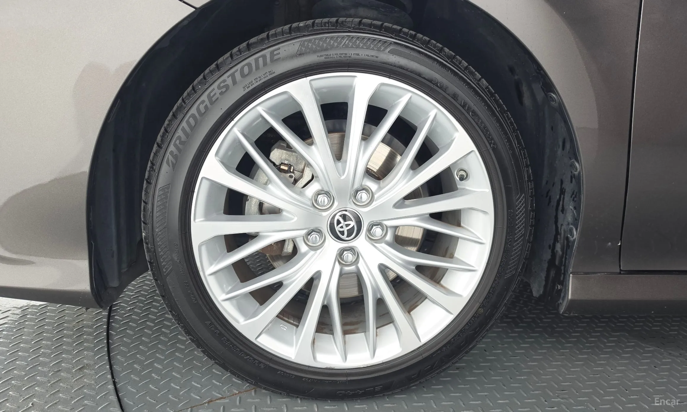 Toyota Camry (XV70) превью 5