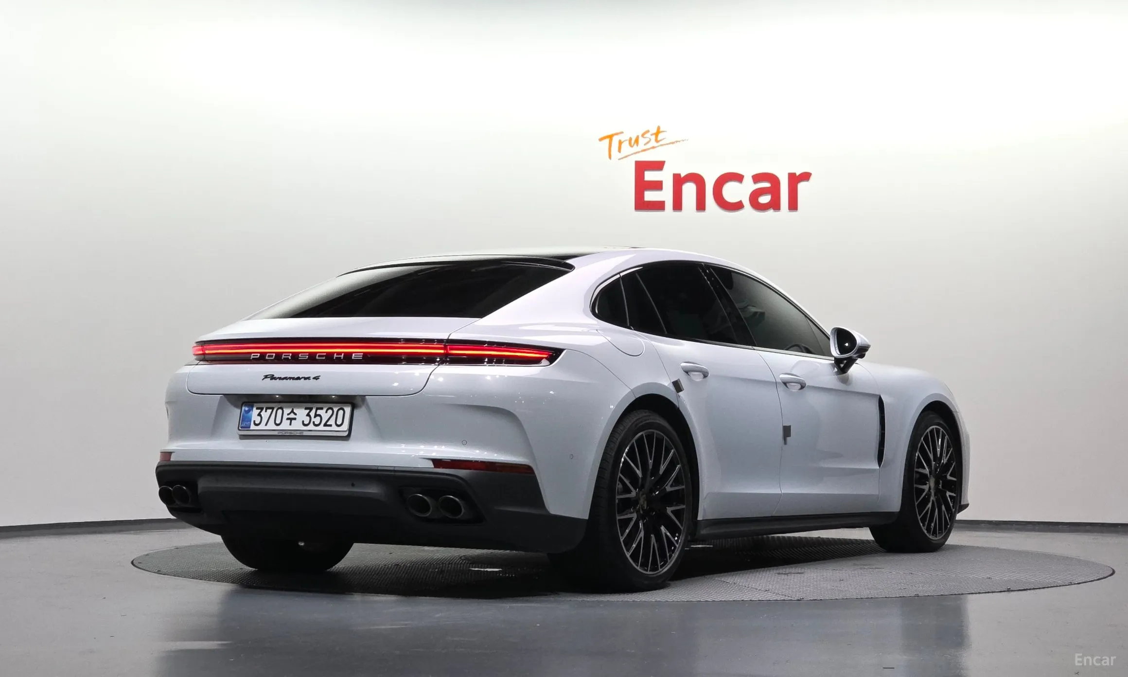 Porsche Panamera (976)
