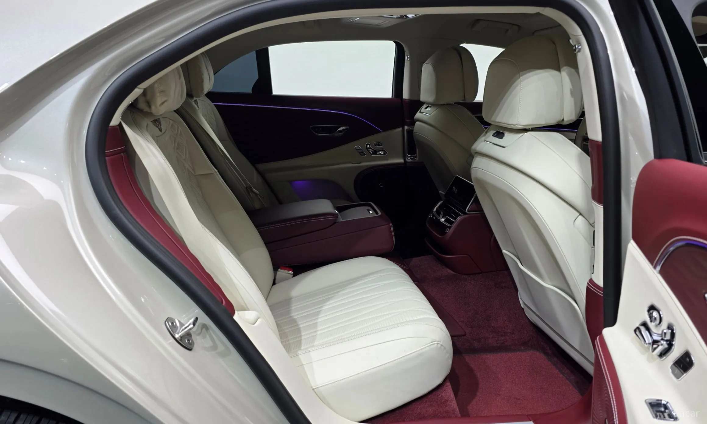 Bentley Flying Spur 3rd Generation превью 12