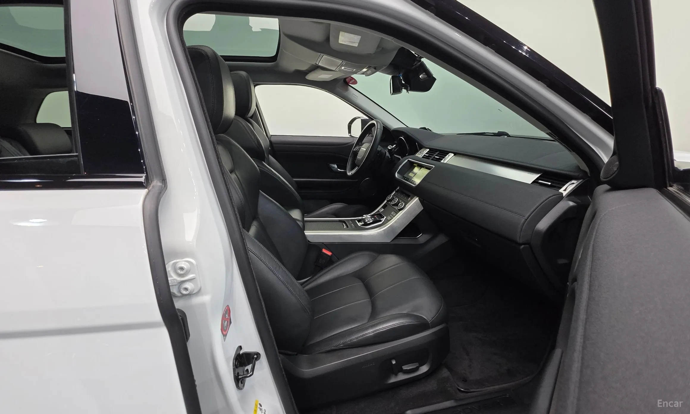 Land Rover Range Rover Evoque превью 10