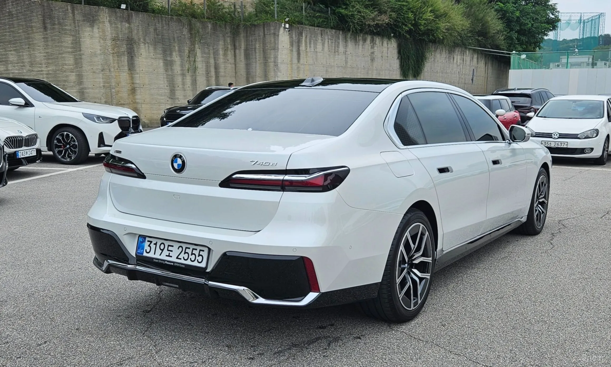 BMW 7 Series (G70)
