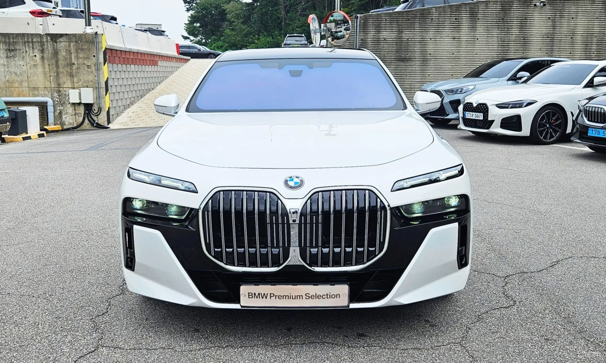 BMW 7 Series (G70) превью 3