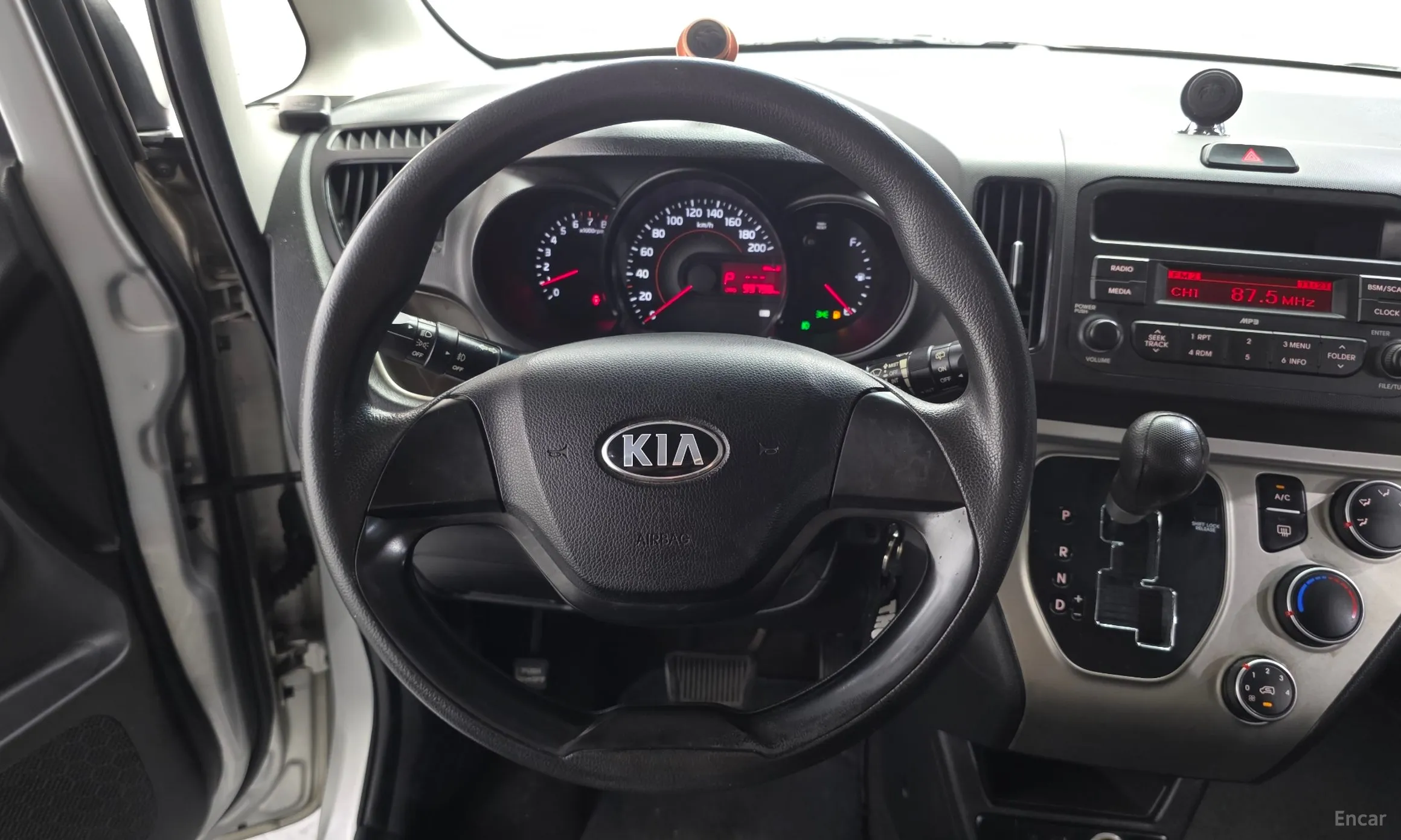 Kia Ray превью 13
