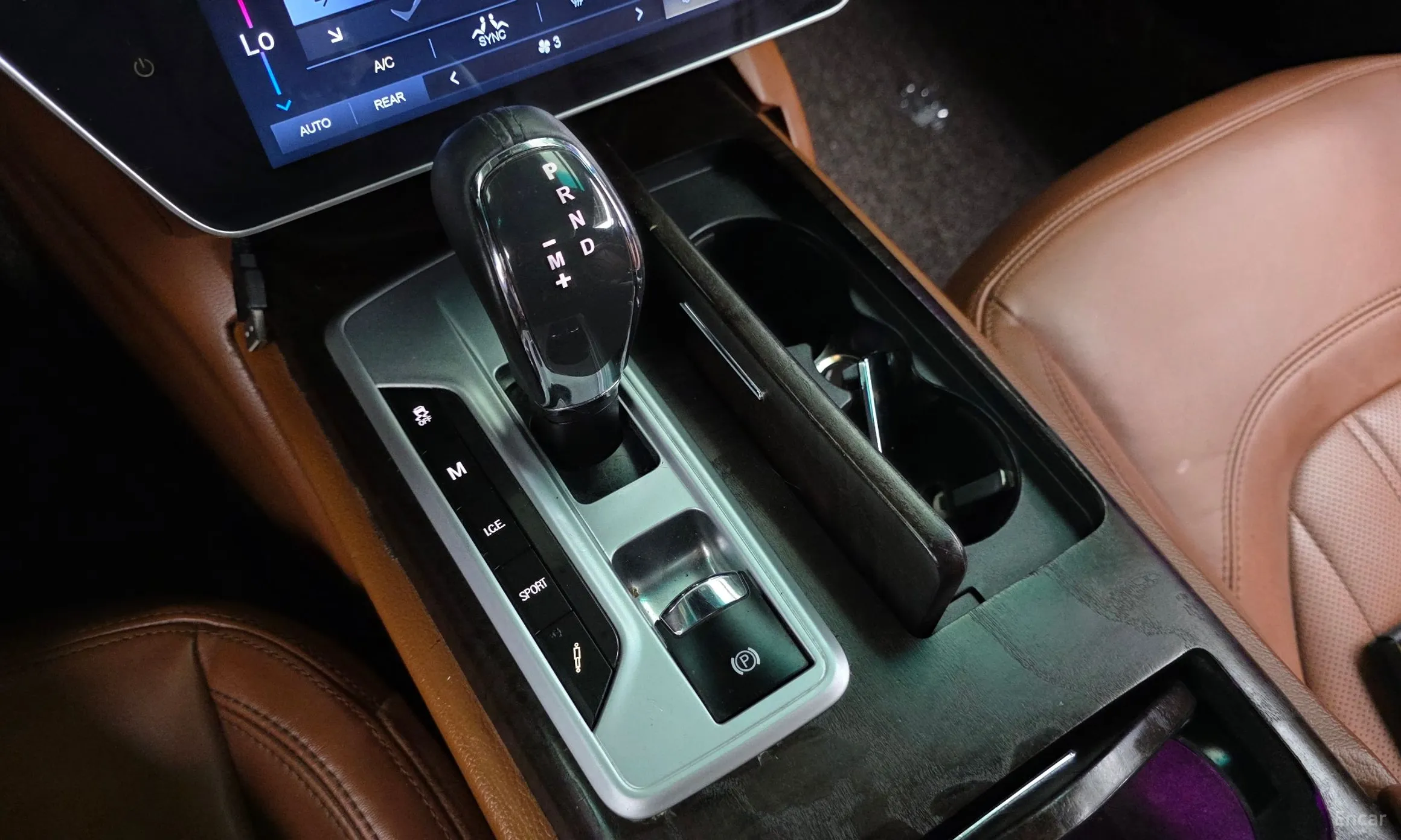 Maserati Quattroporte превью 9