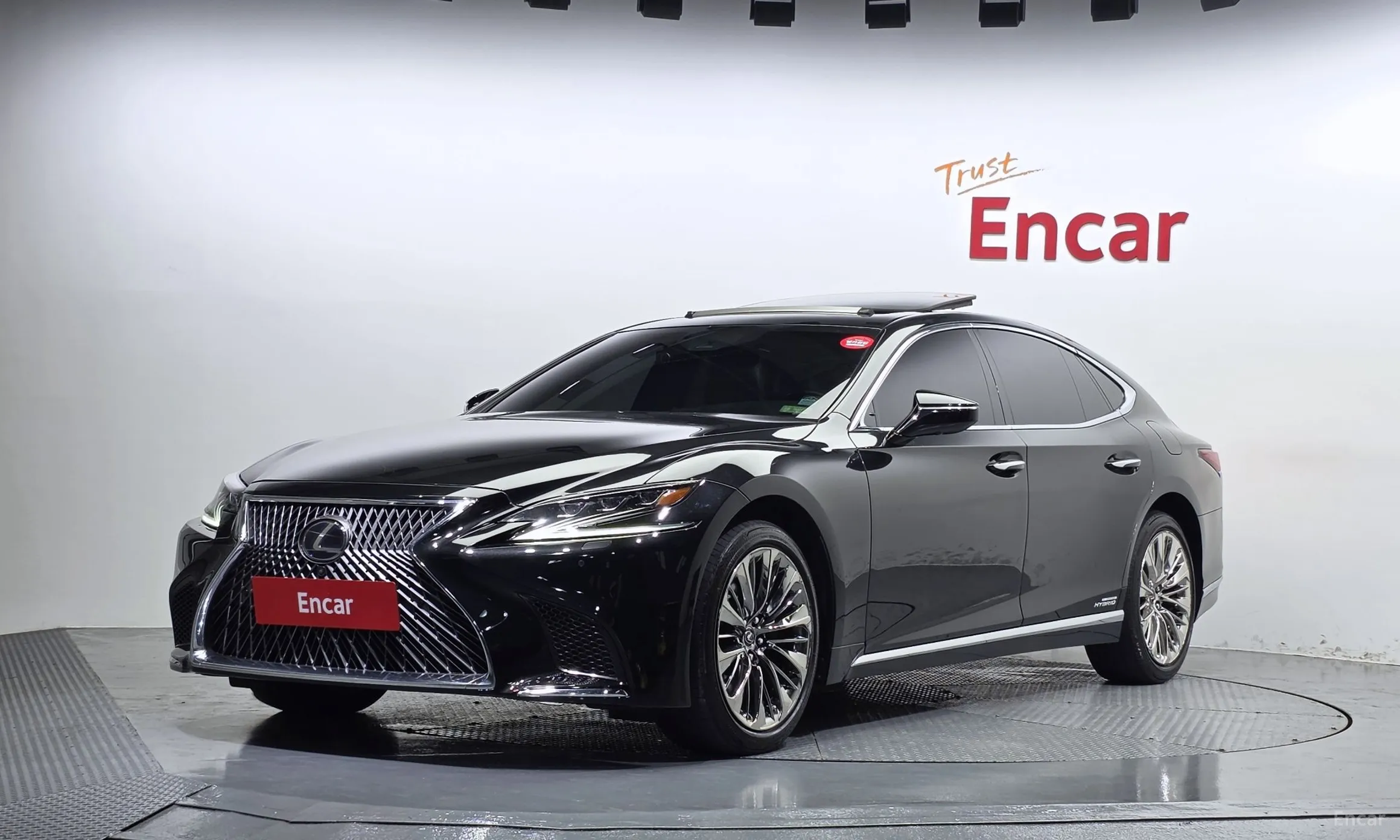 Lexus LS500h Gen 5