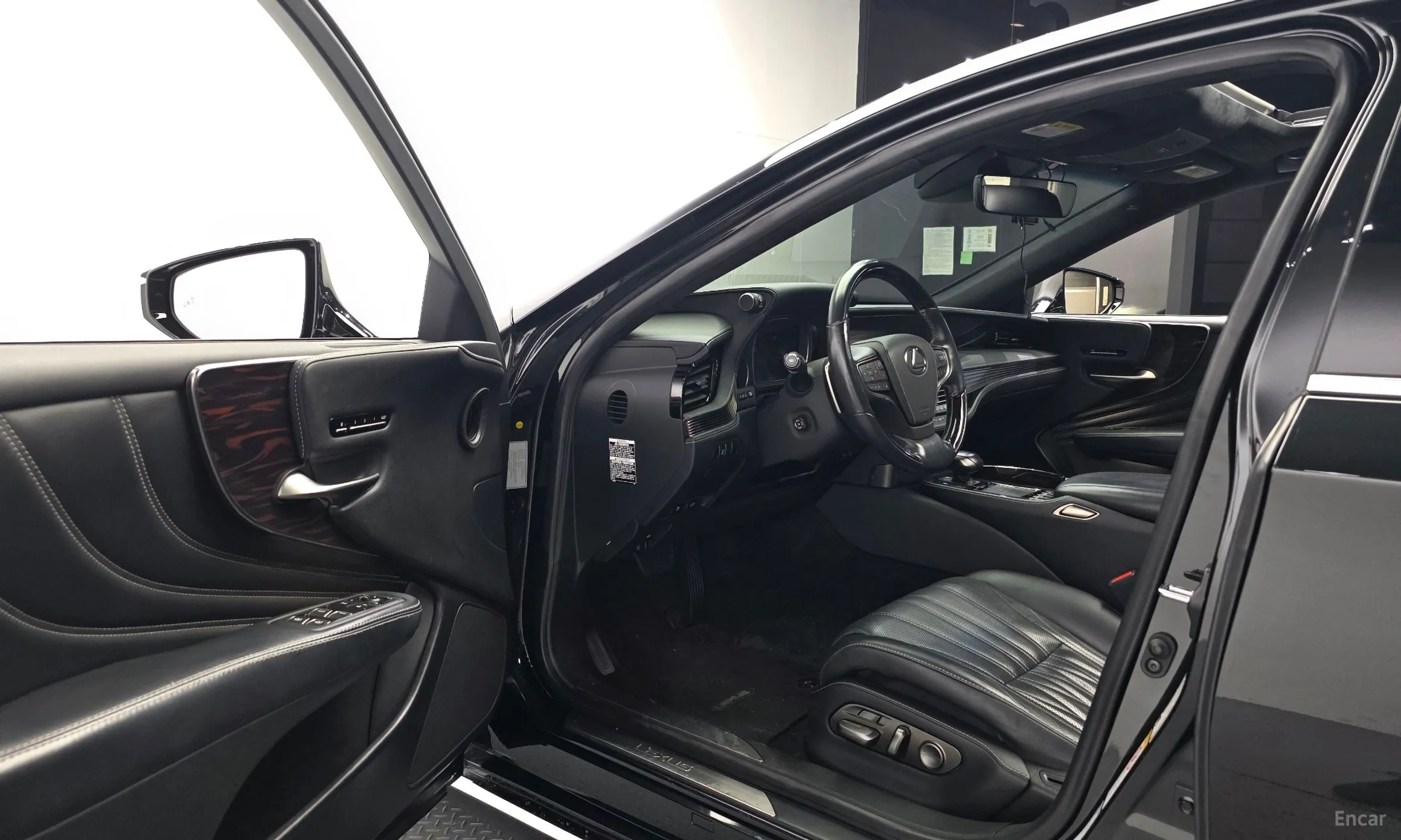 Lexus LS500h Gen 5 превью 10