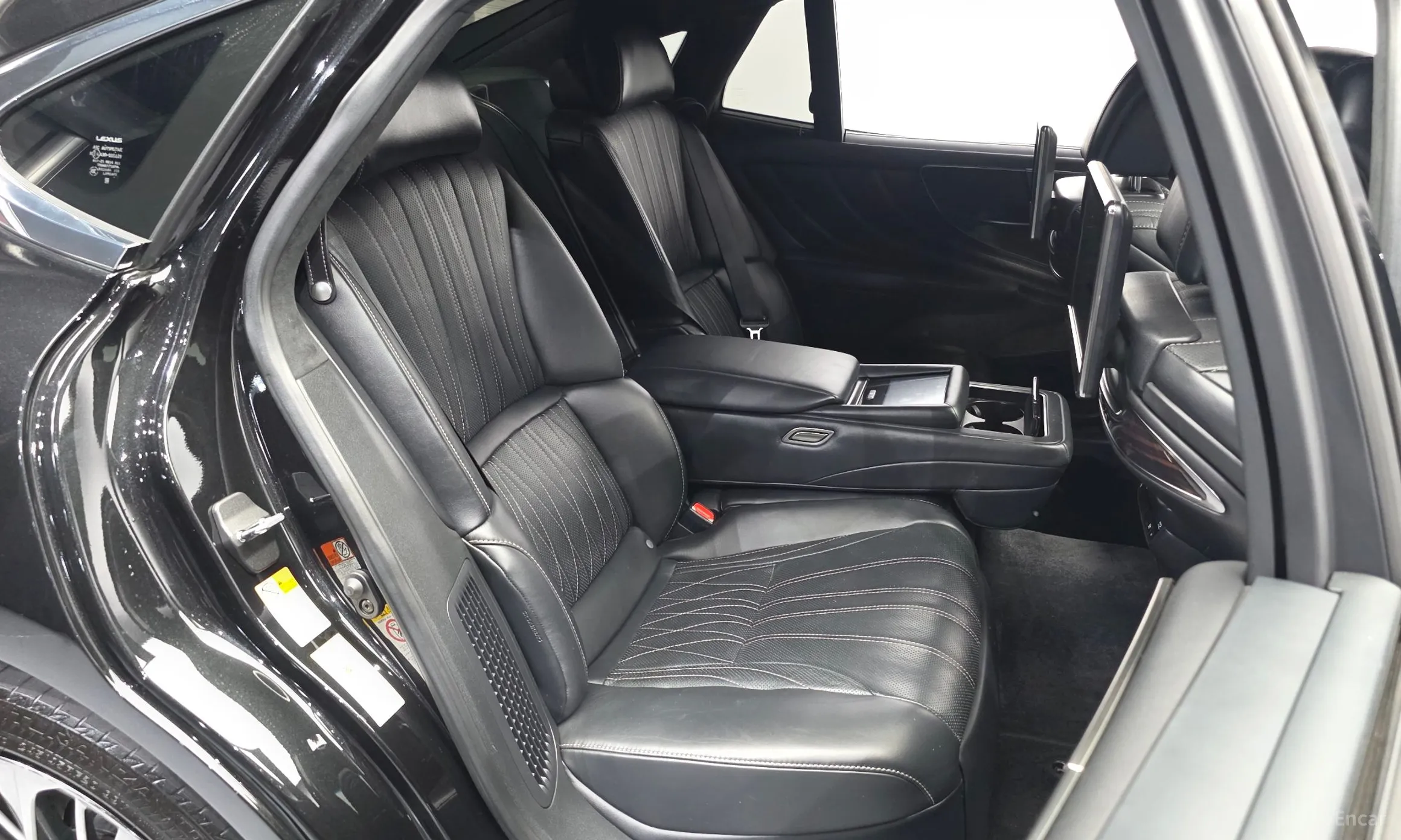 Lexus LS500h Gen 5 превью 12