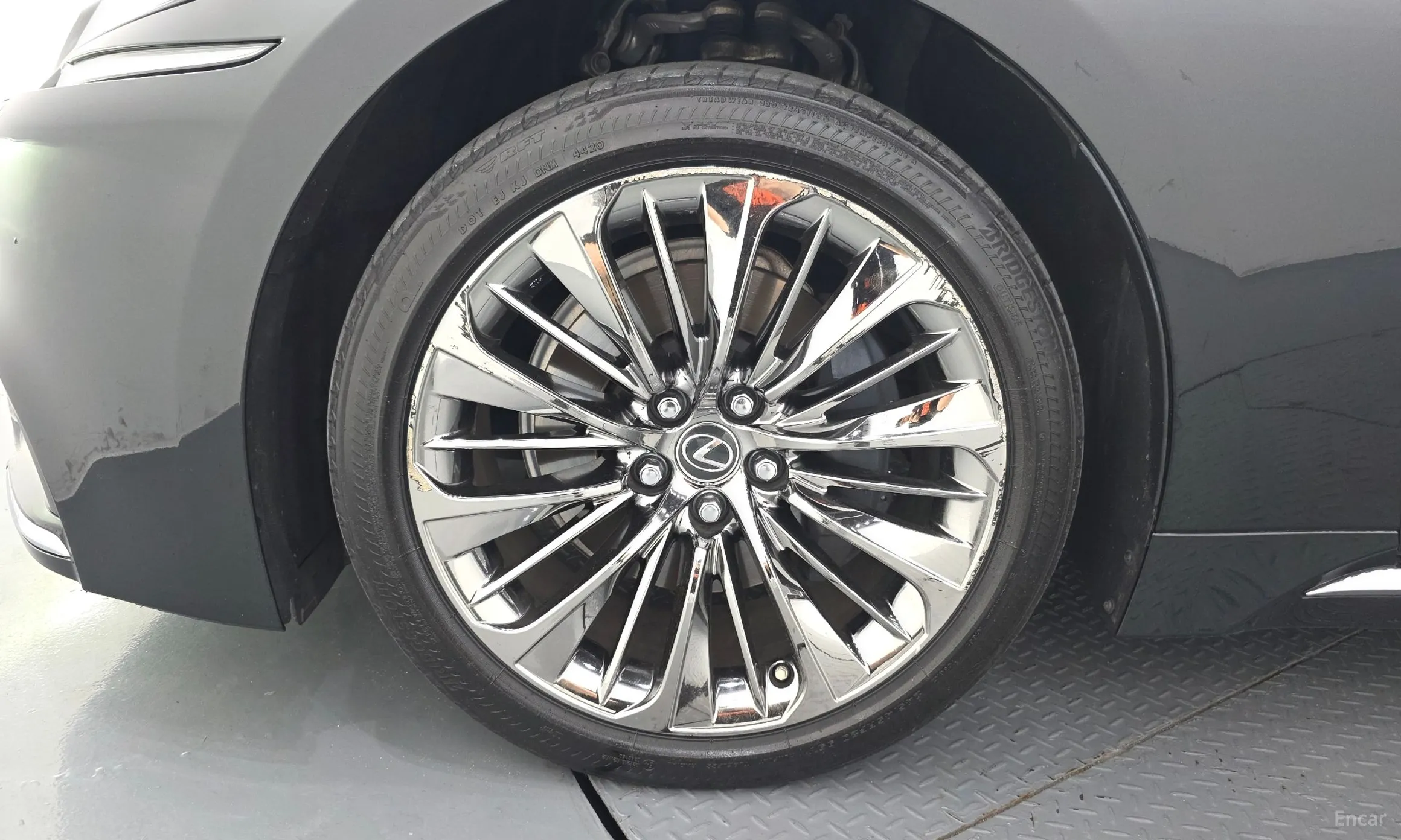 Lexus LS500h Gen 5 превью 5