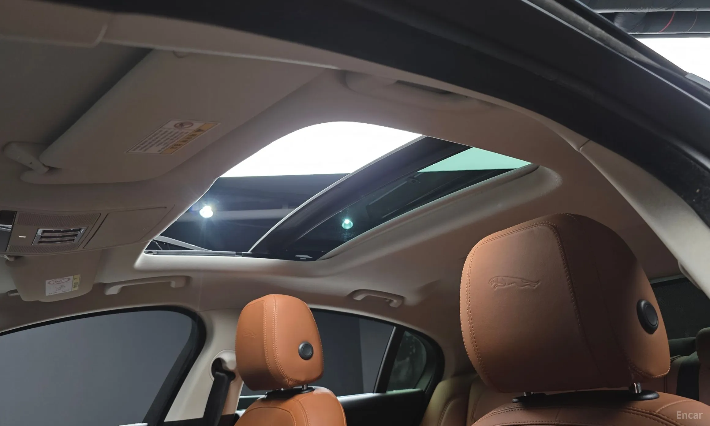 Jaguar XE превью 16