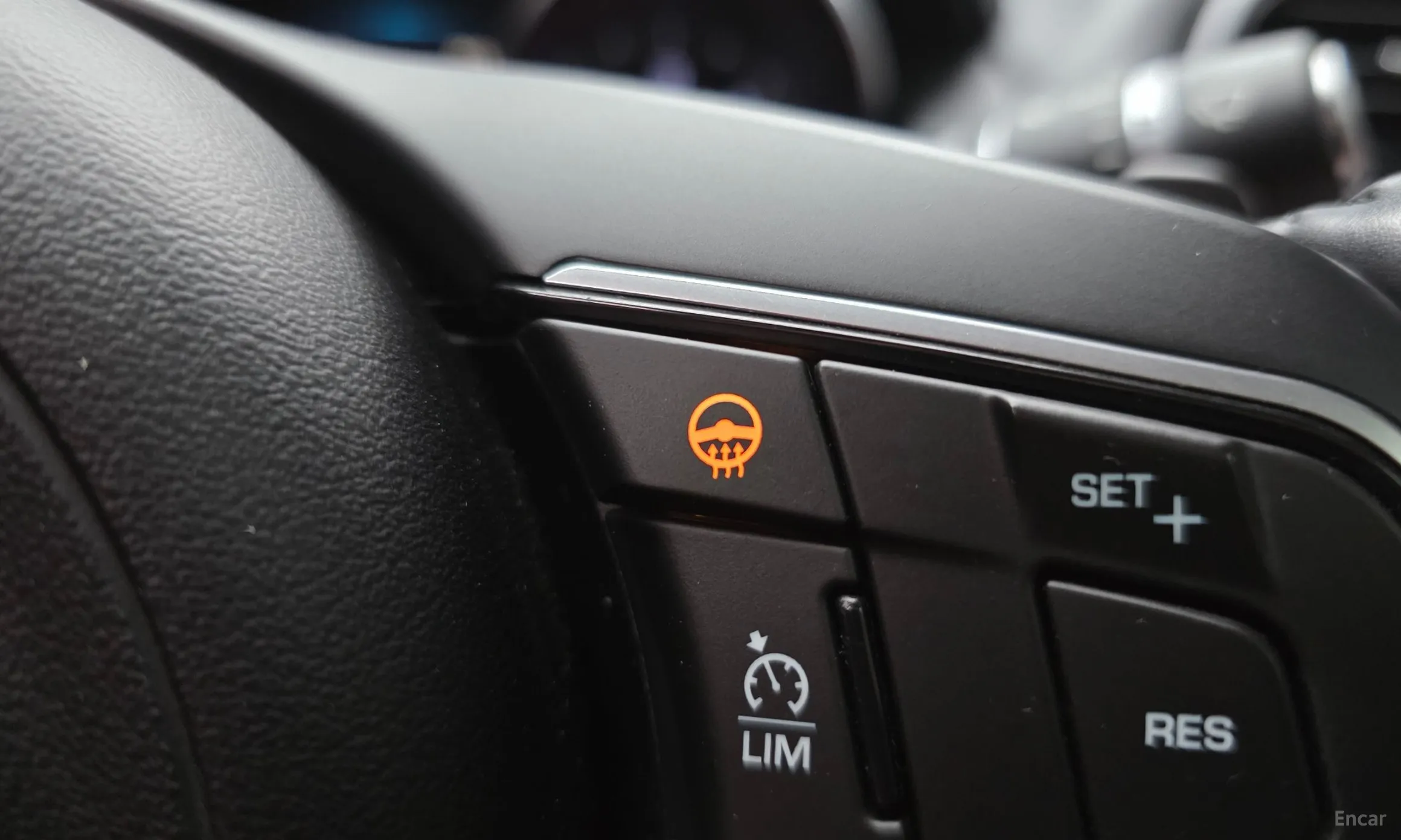 Jaguar XE превью 17