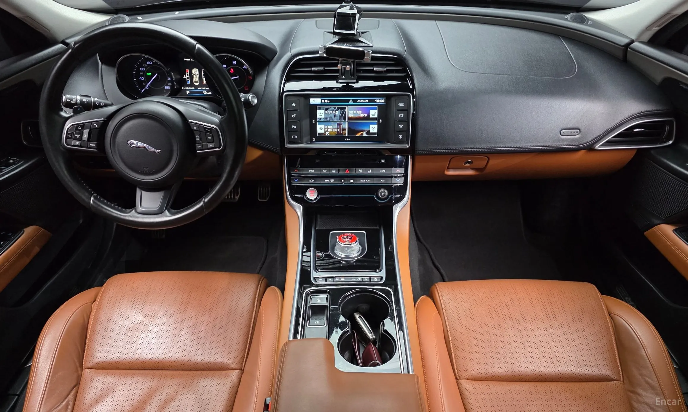 Jaguar XE превью 7