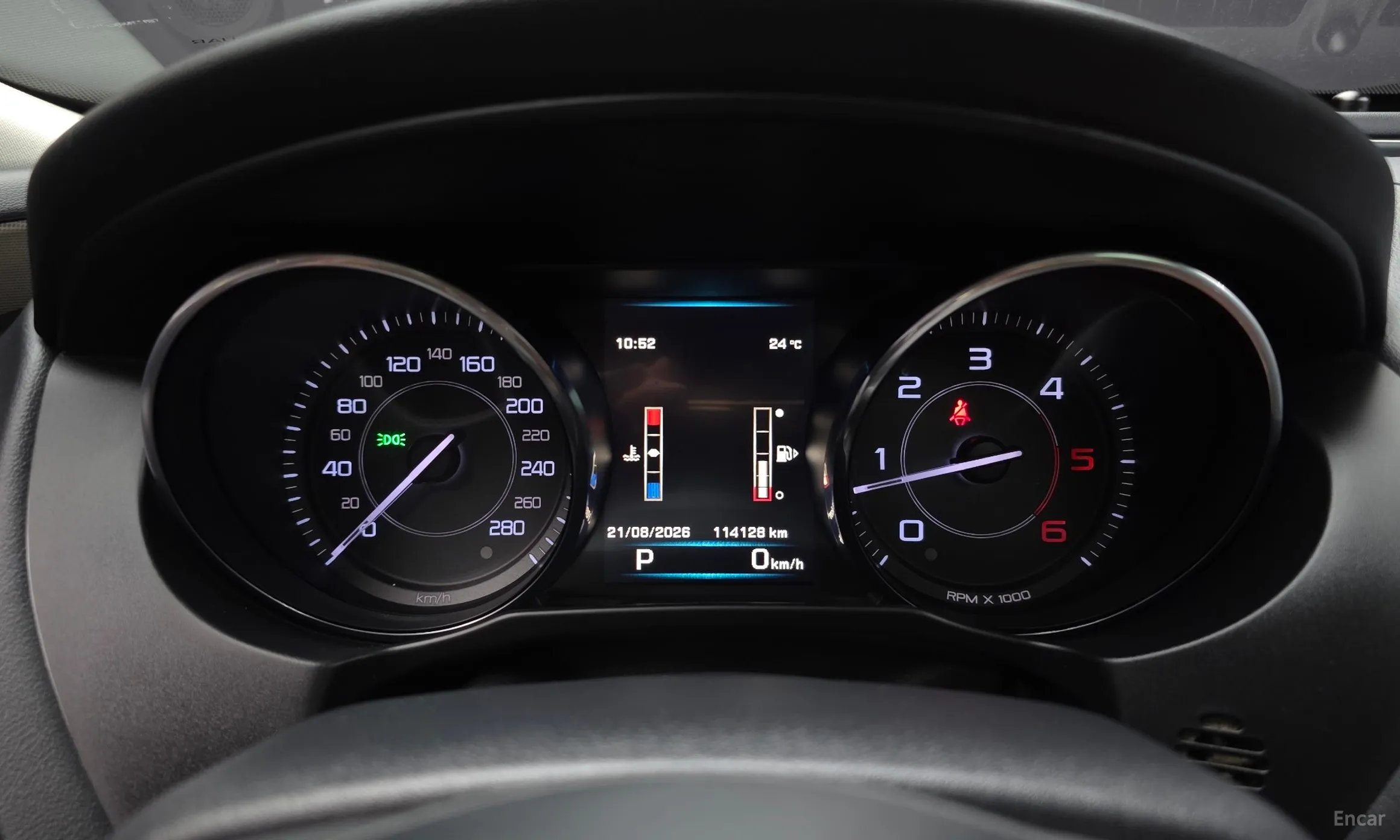 Jaguar XE превью 8