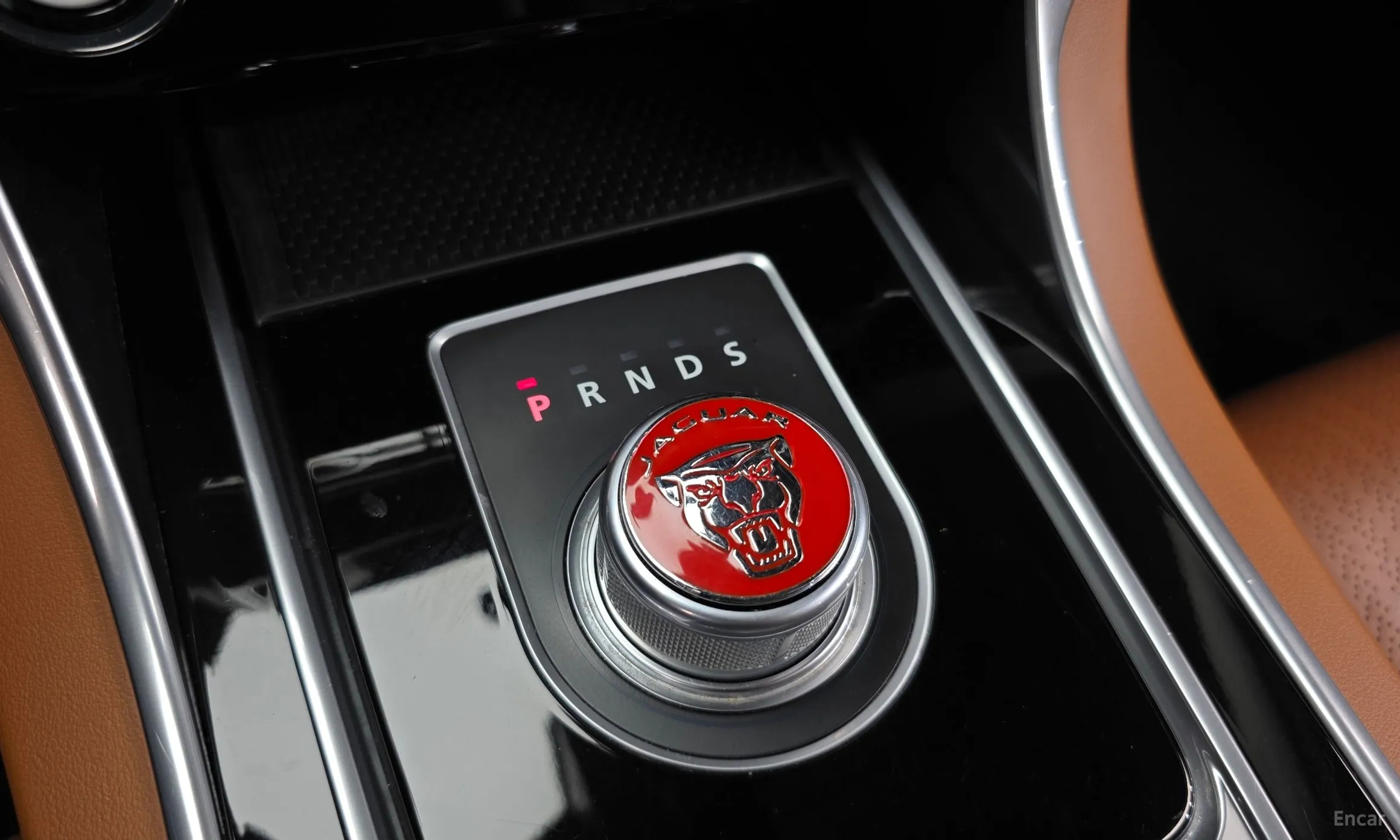 Jaguar XE превью 9