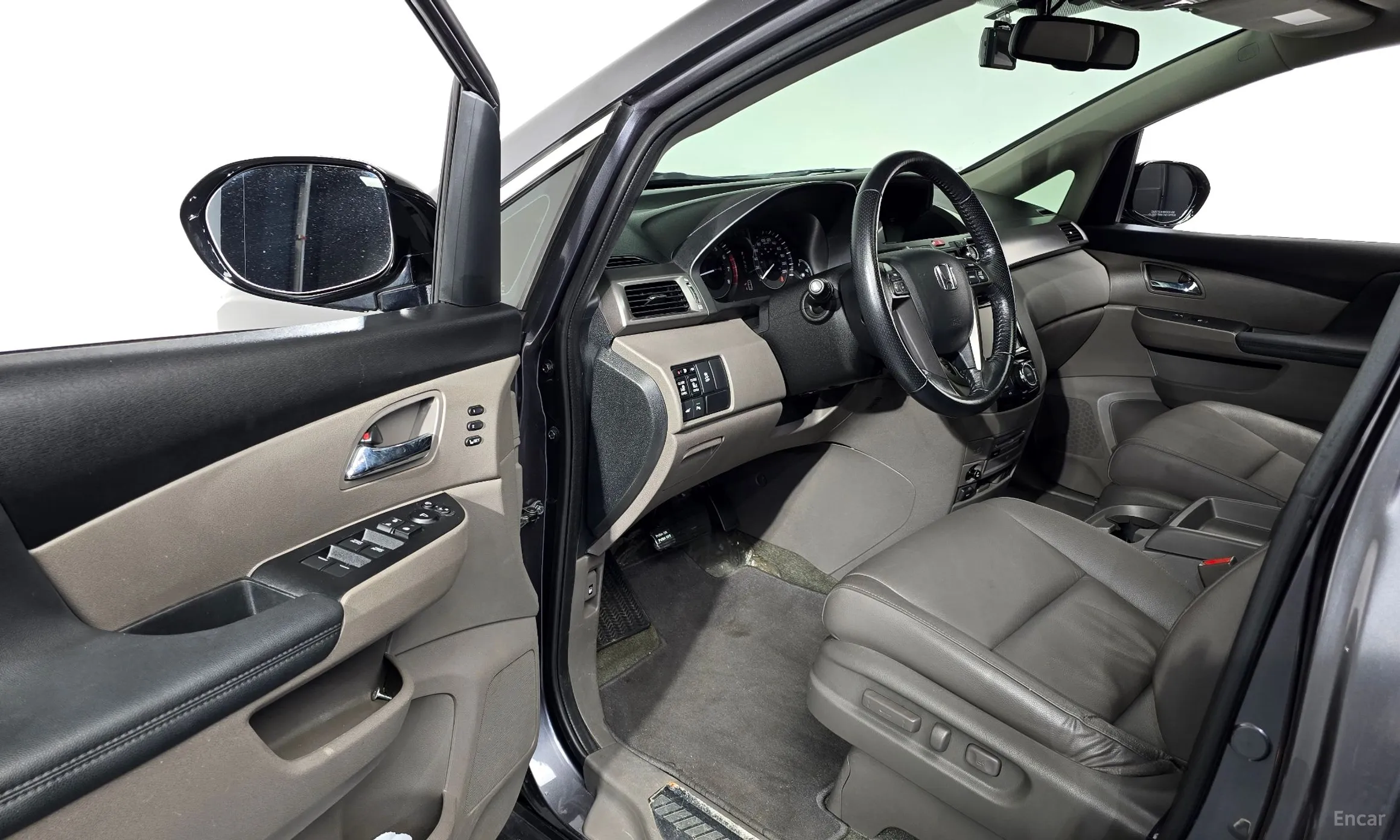Honda Odyssey превью 10