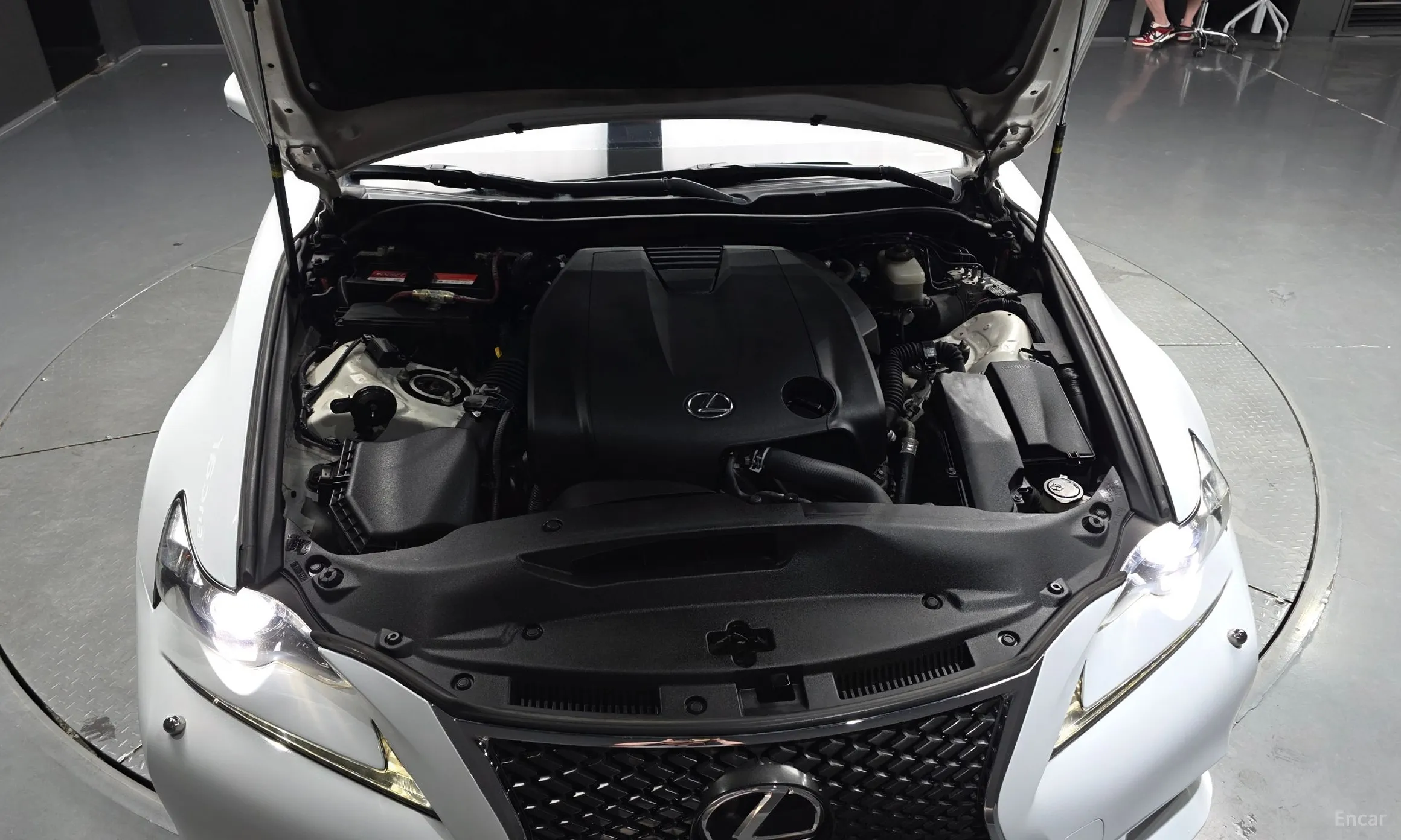 Lexus New IS250 превью 6