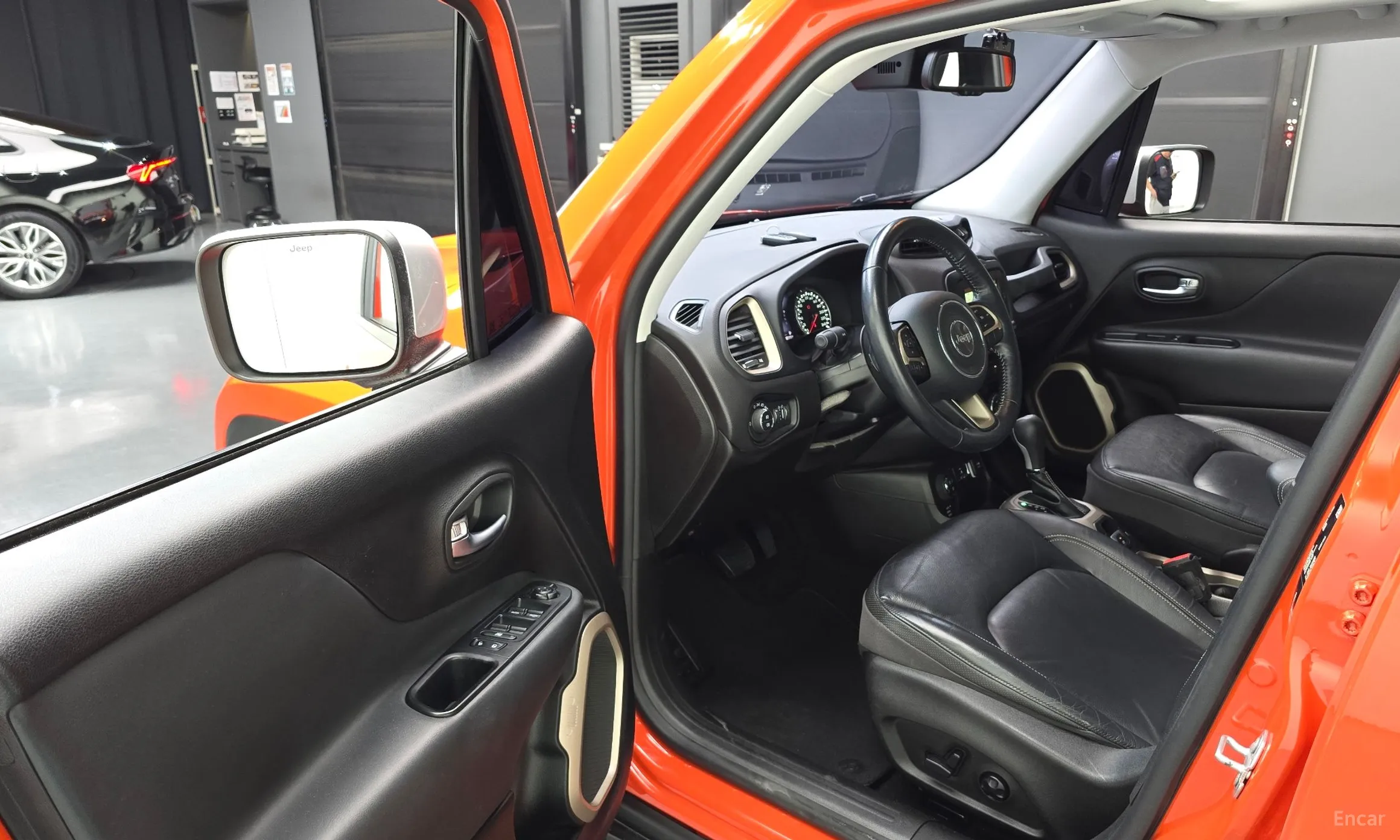 Jeep Renegade превью 10