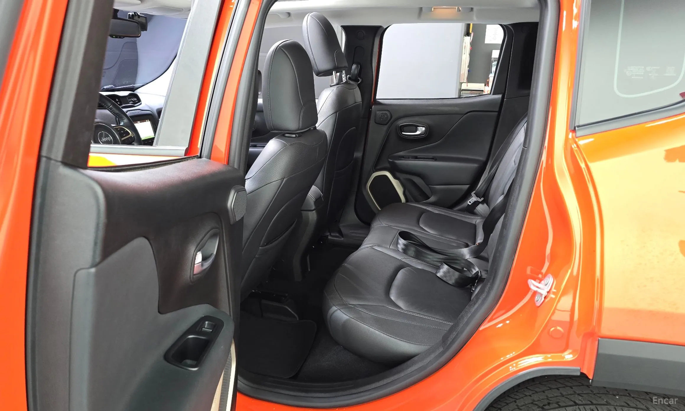 Jeep Renegade превью 11