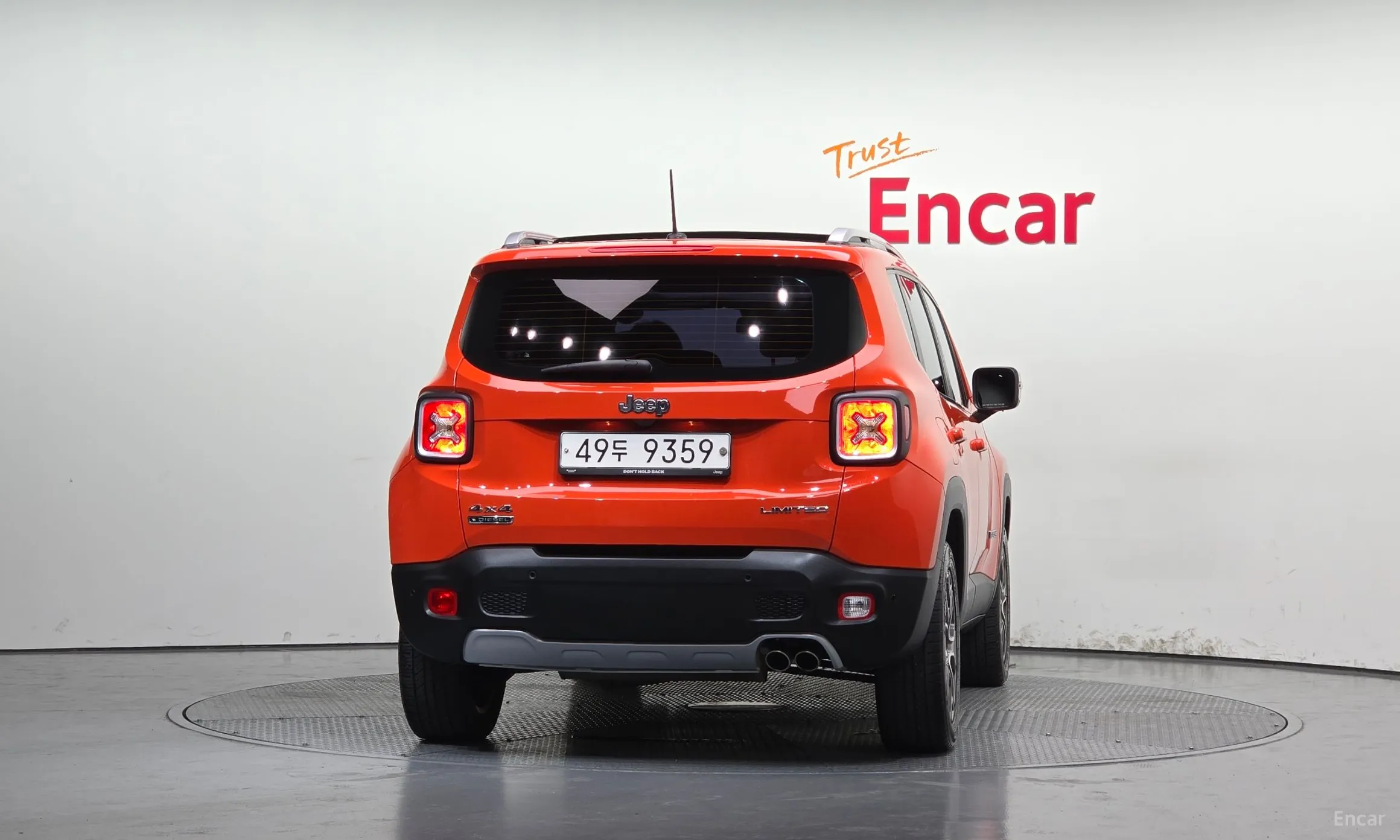 Jeep Renegade превью 4