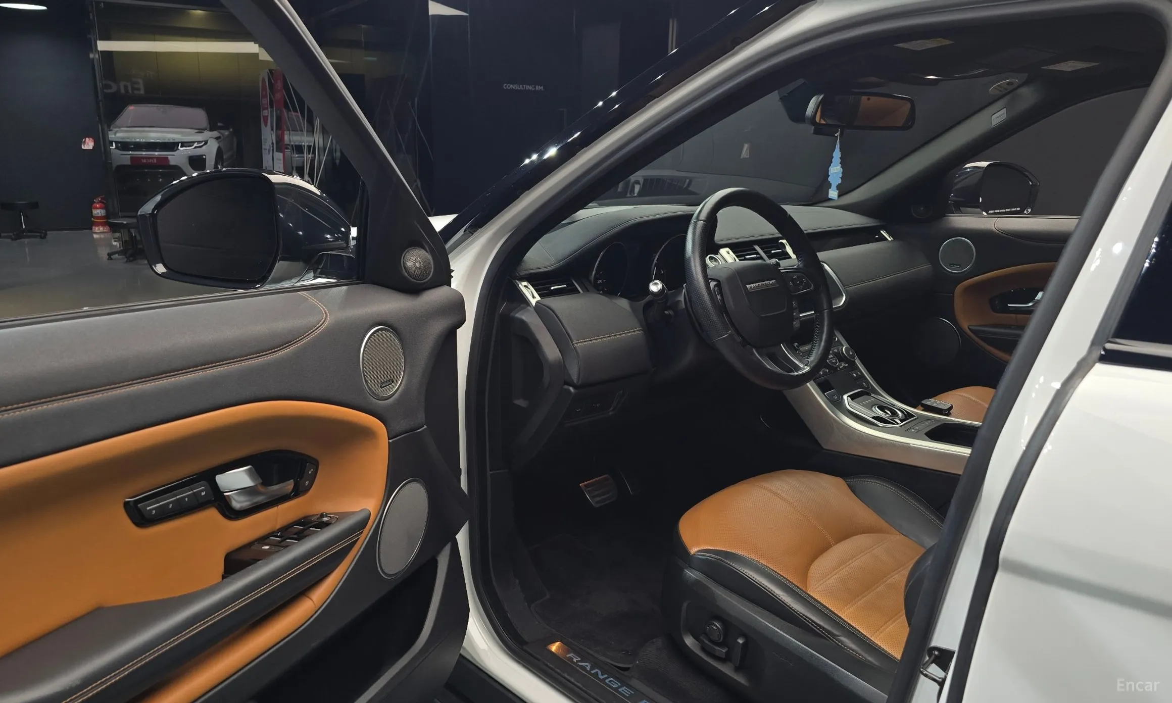 Land Rover Range Rover Evoque превью 10