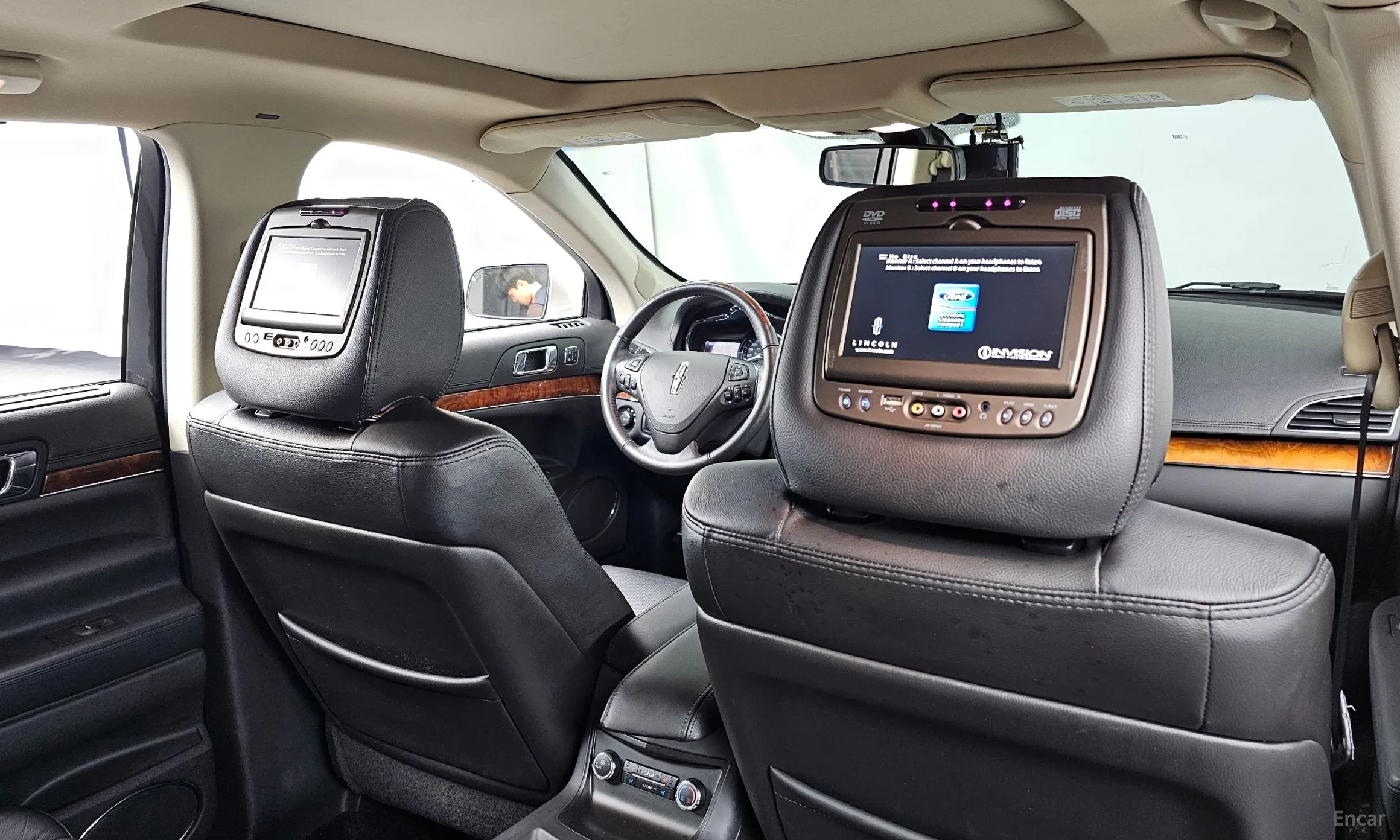 Lincoln MKT превью 19