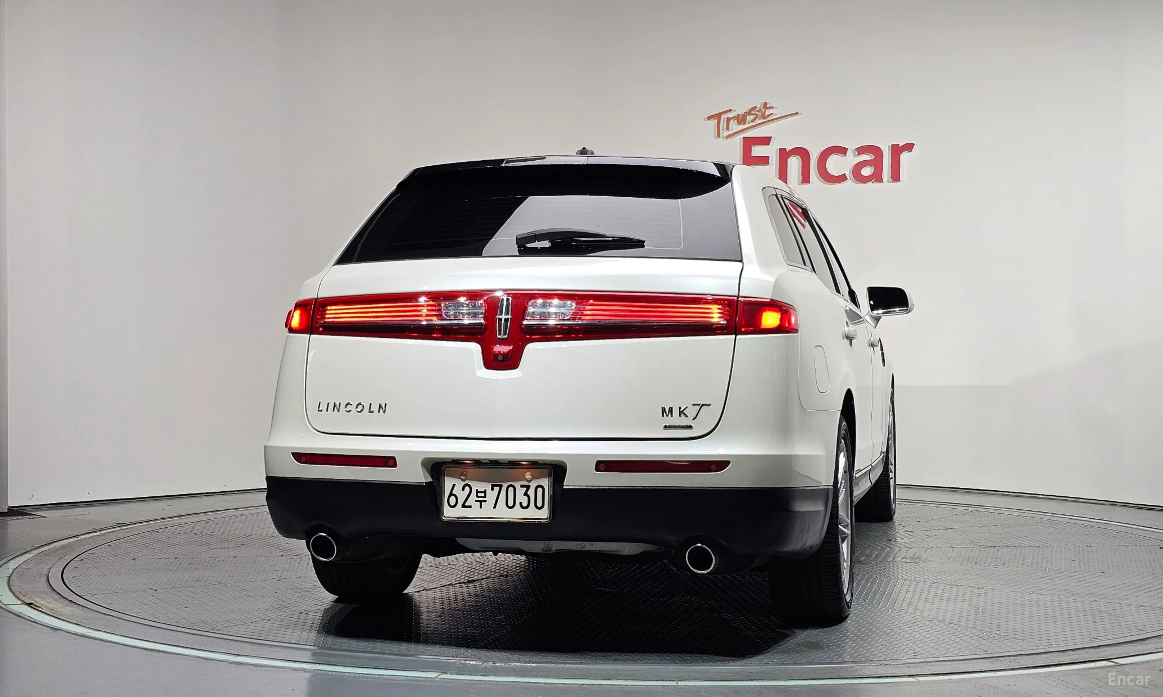 Lincoln MKT превью 4