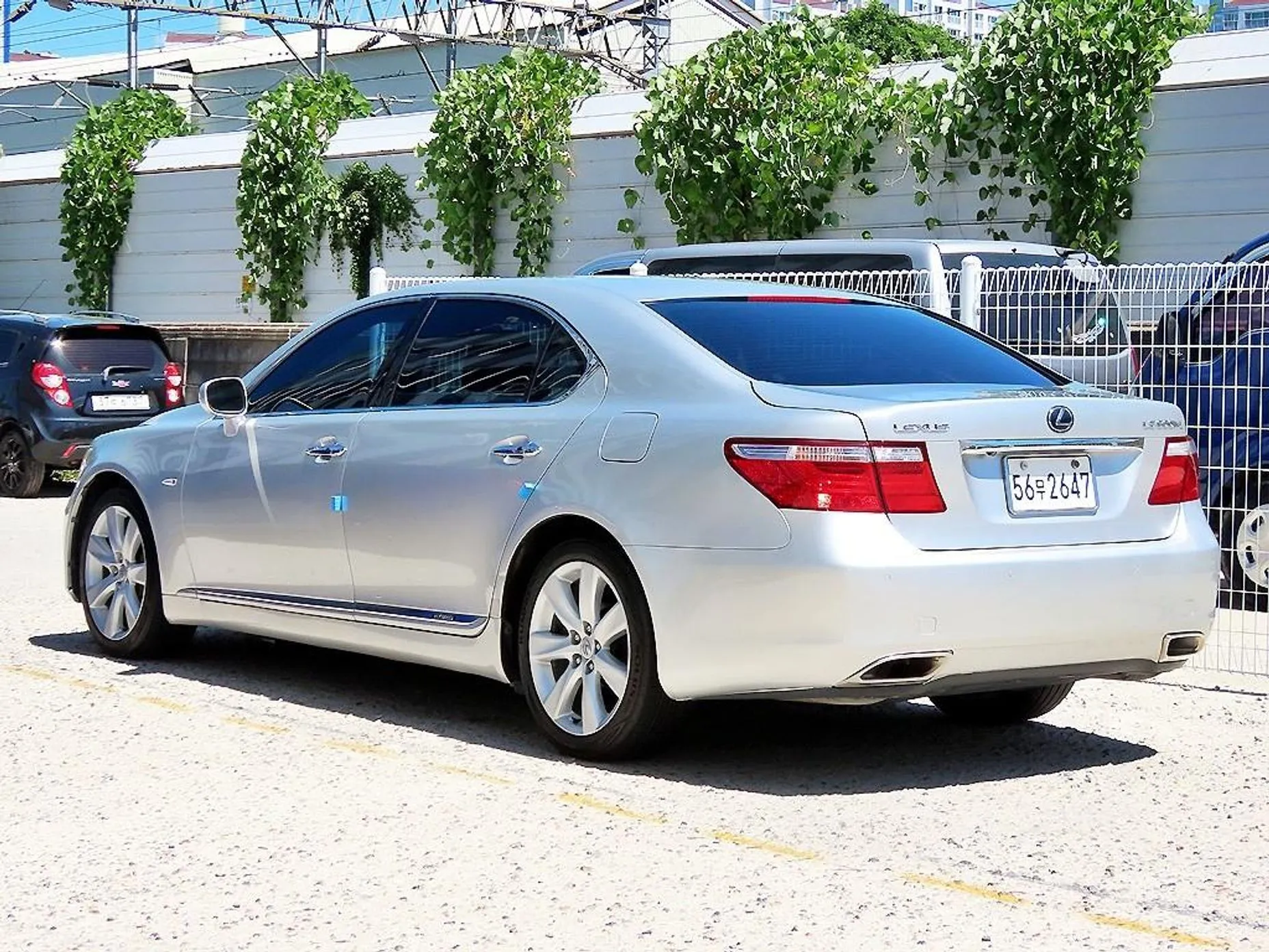 Lexus LS600hL превью 3