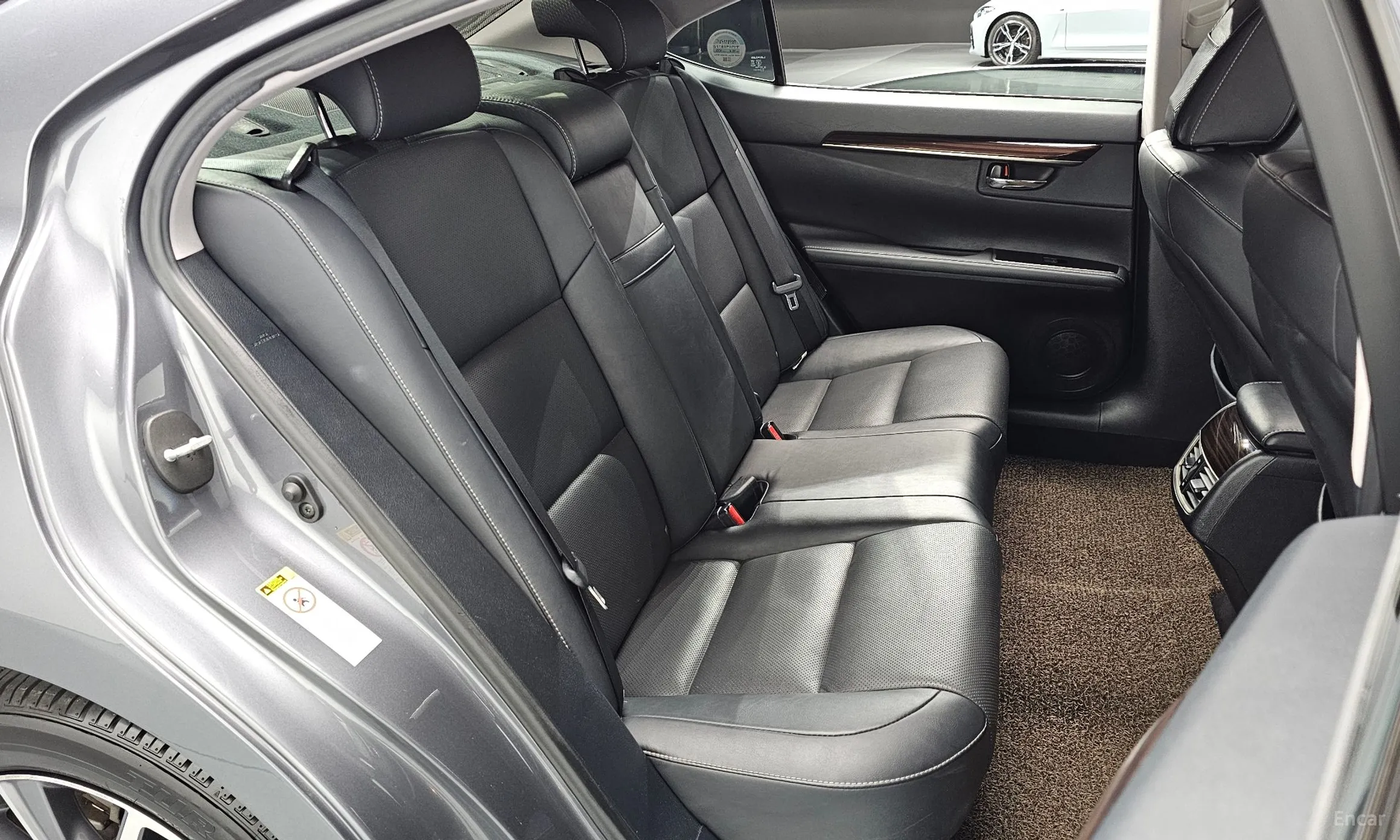 Lexus New ES300h превью 11