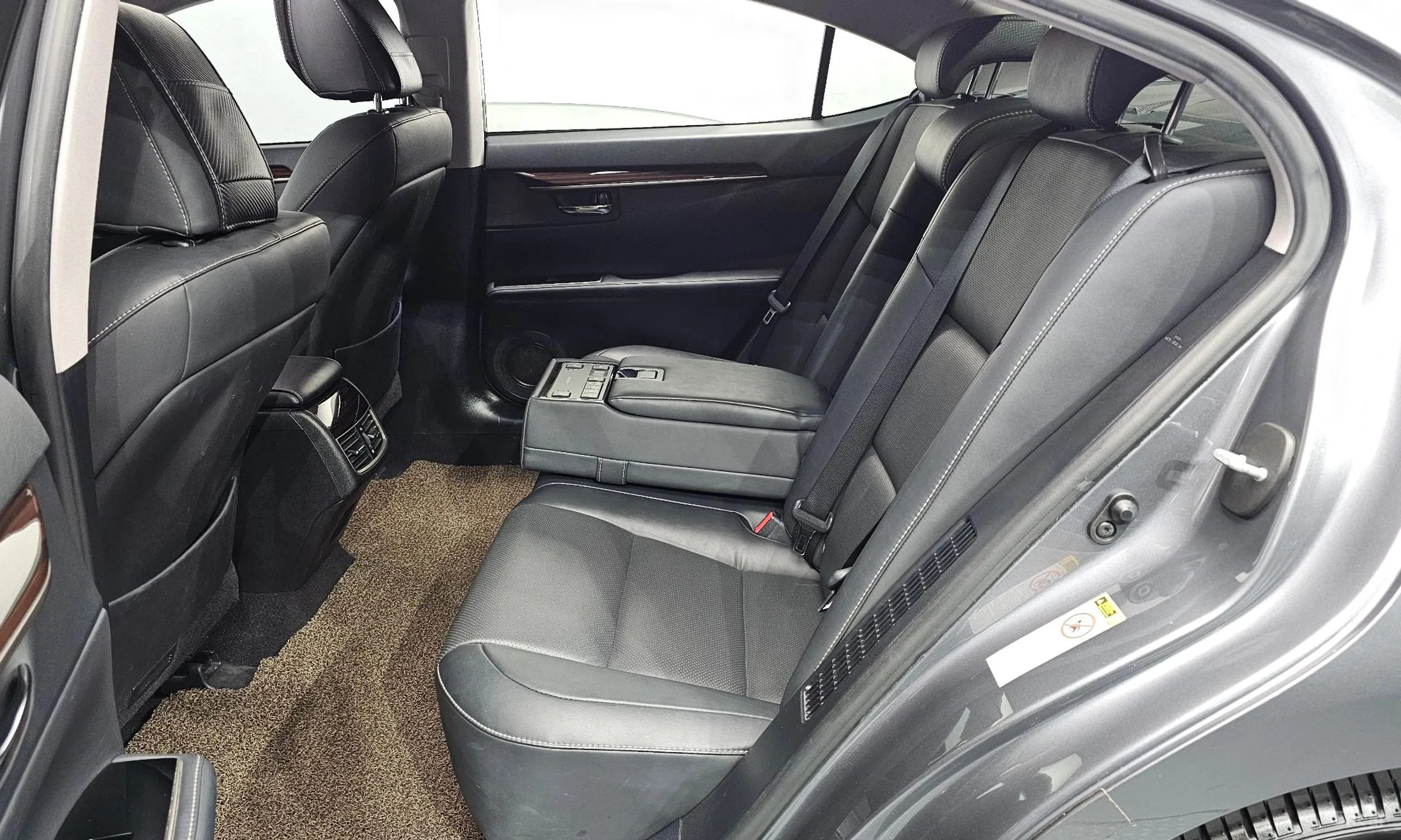 Lexus New ES300h превью 12