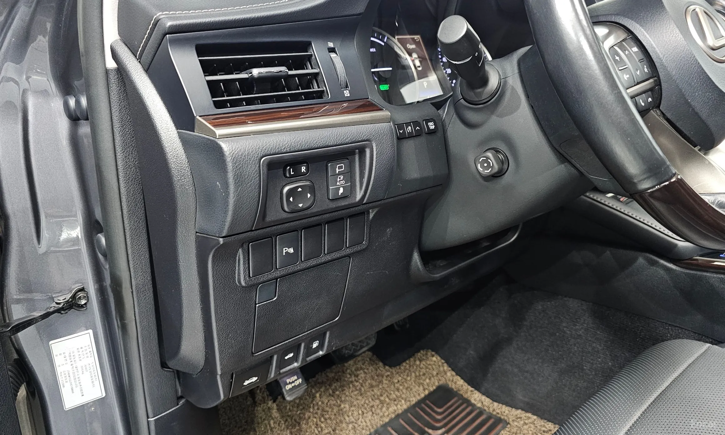 Lexus New ES300h превью 20