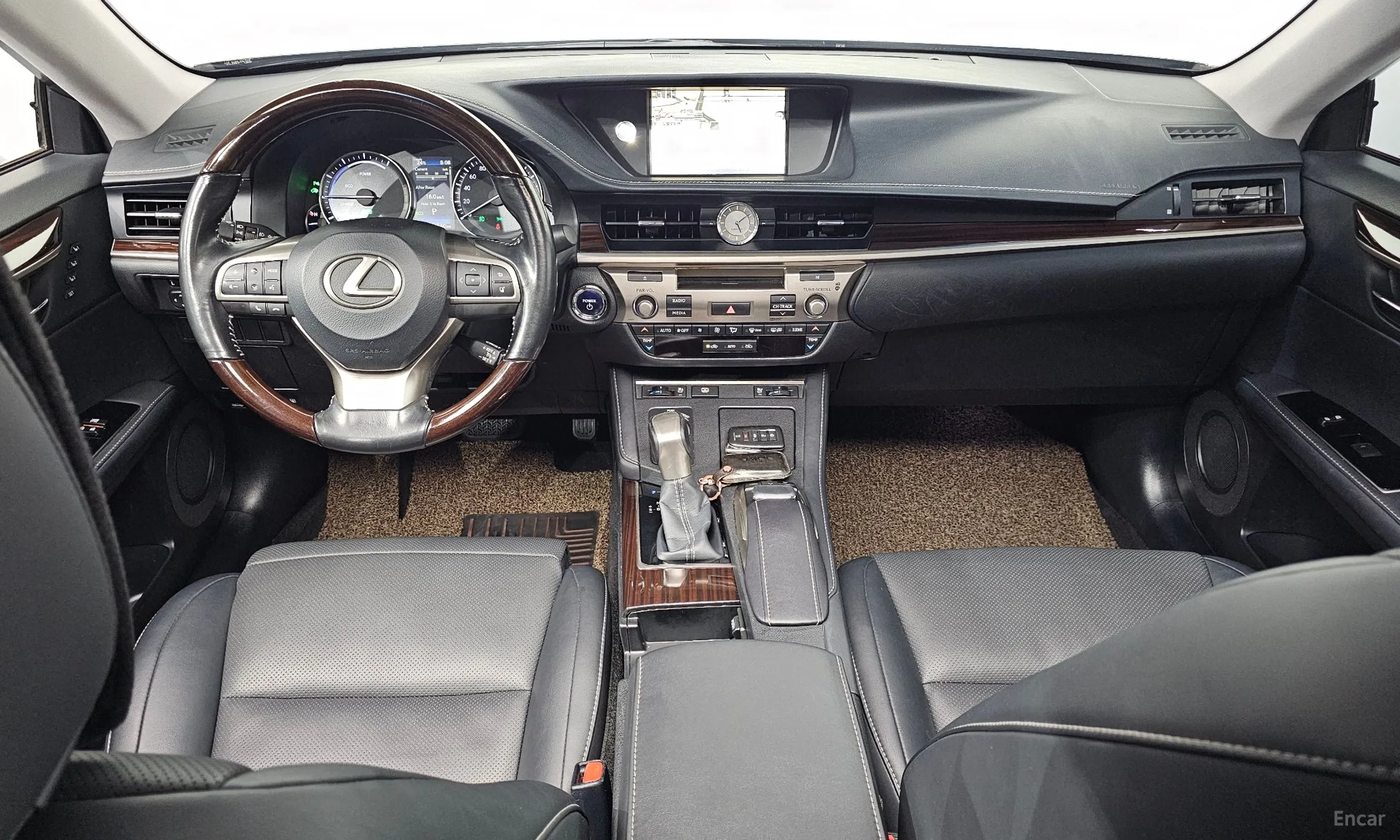 Lexus New ES300h превью 7