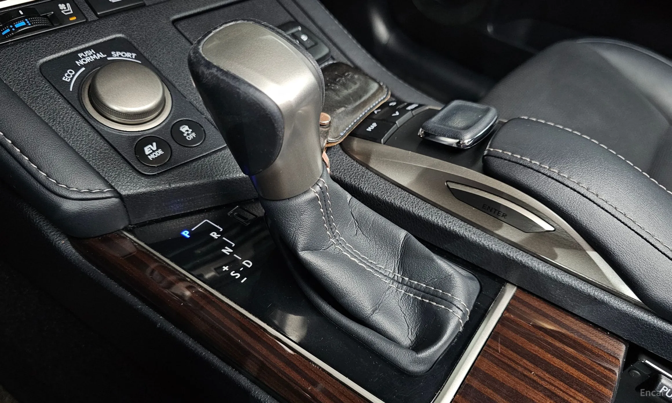 Lexus New ES300h превью 9