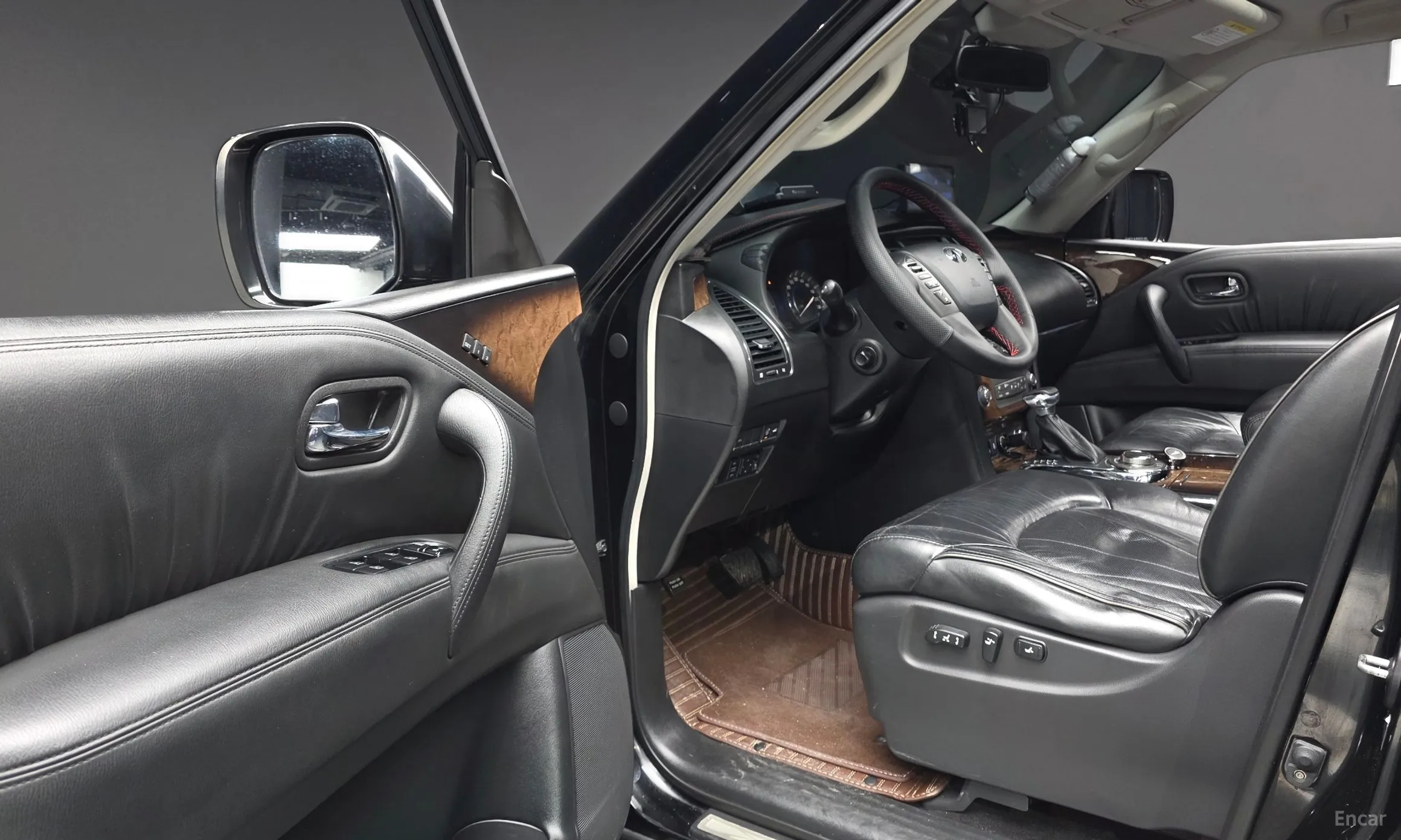 Infiniti QX56 превью 10