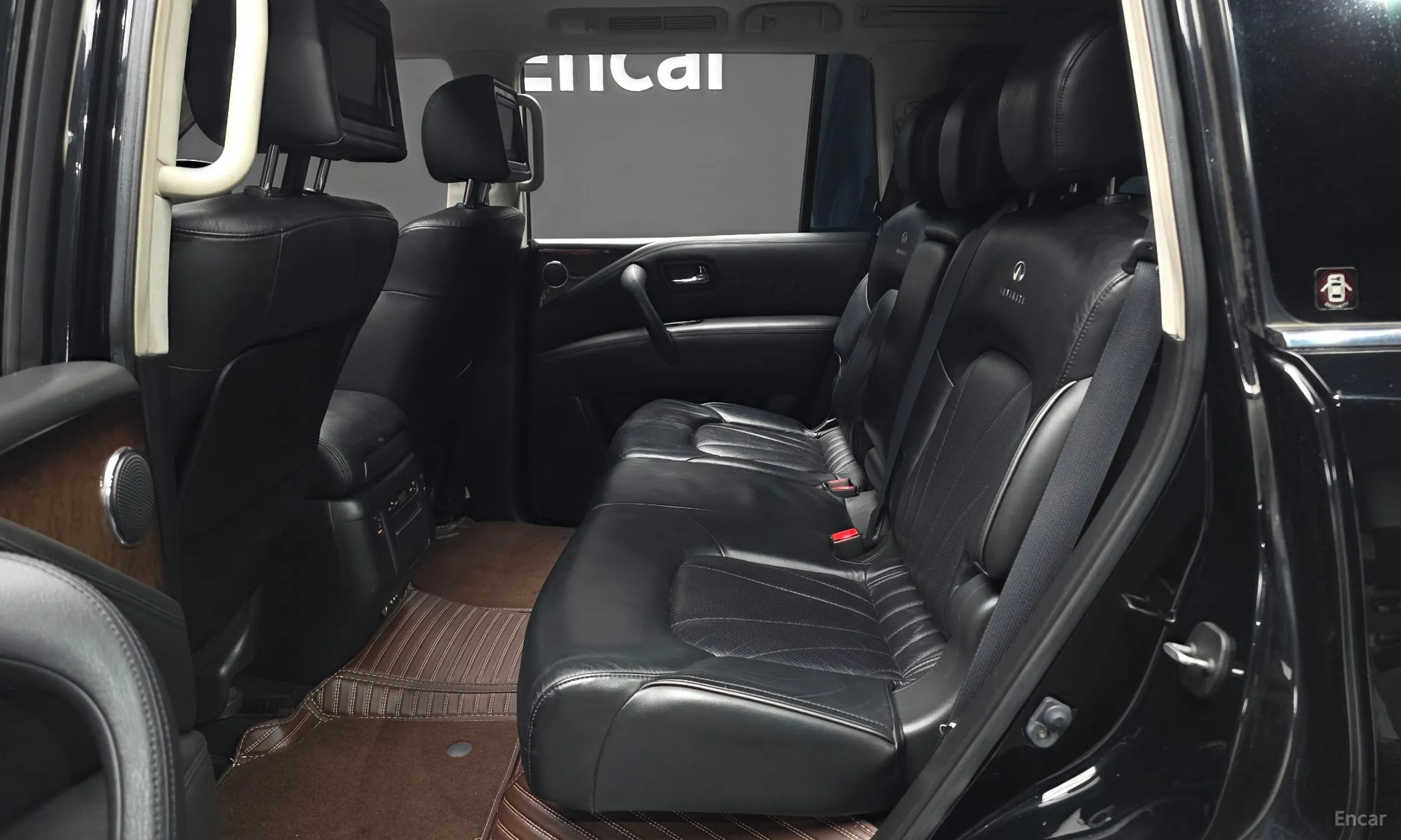 Infiniti QX56 превью 12