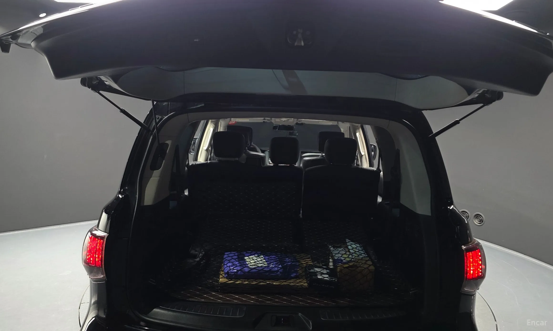 Infiniti QX56 превью 20
