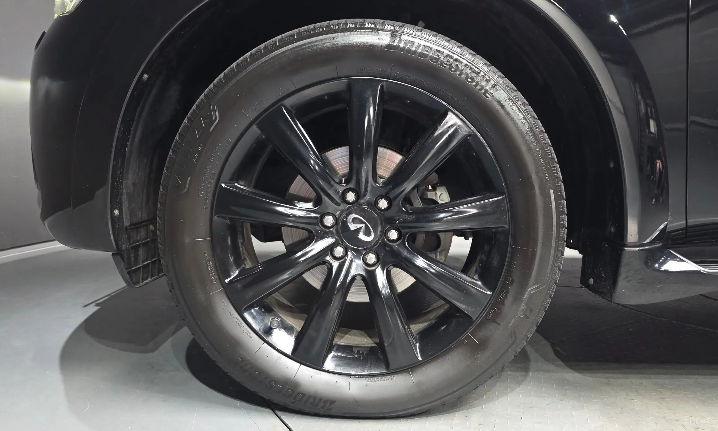 Infiniti QX56 превью 5