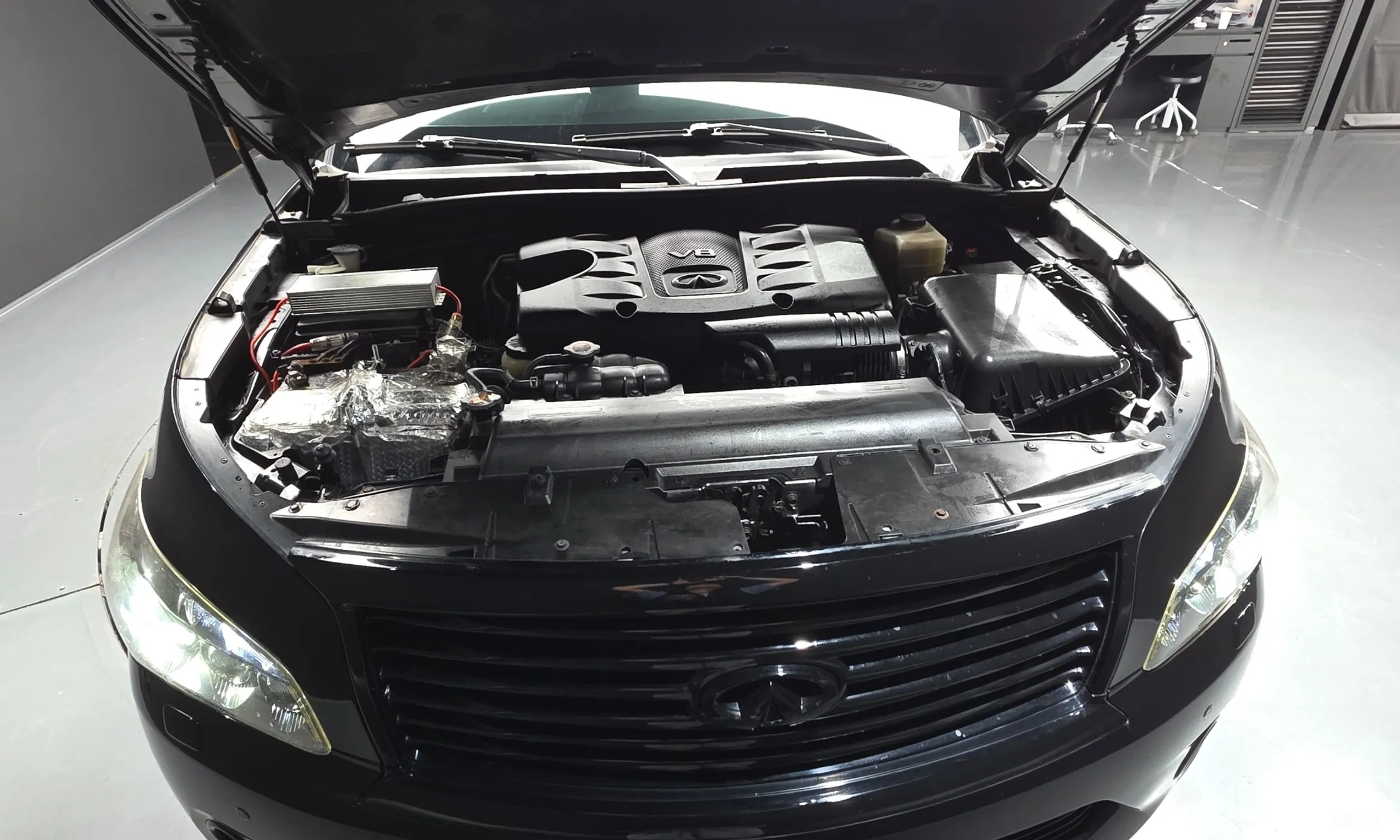 Infiniti QX56 превью 6