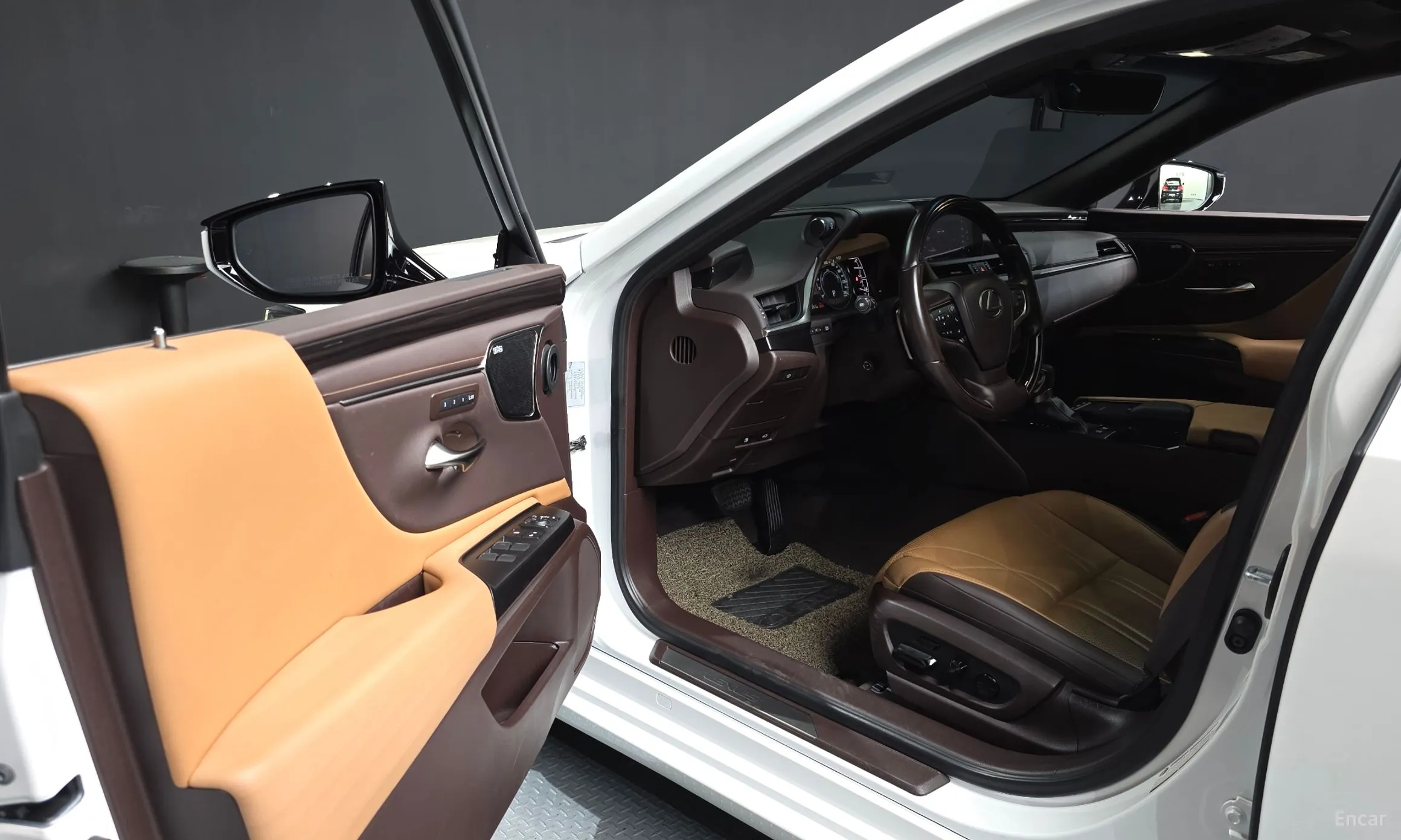 Lexus ES300h 7th Generation превью 10