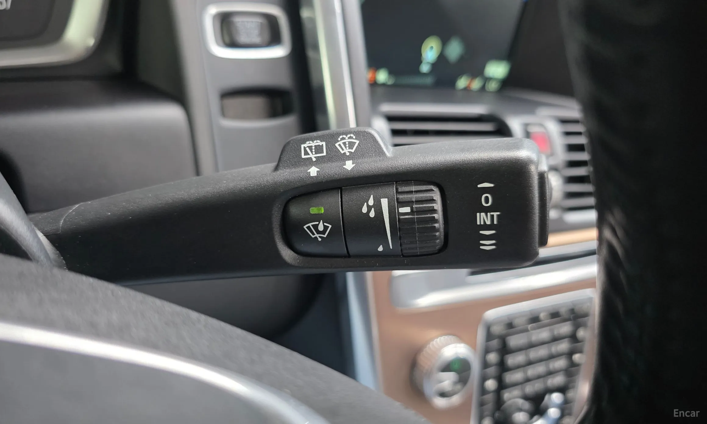 Volvo XC60 превью 17