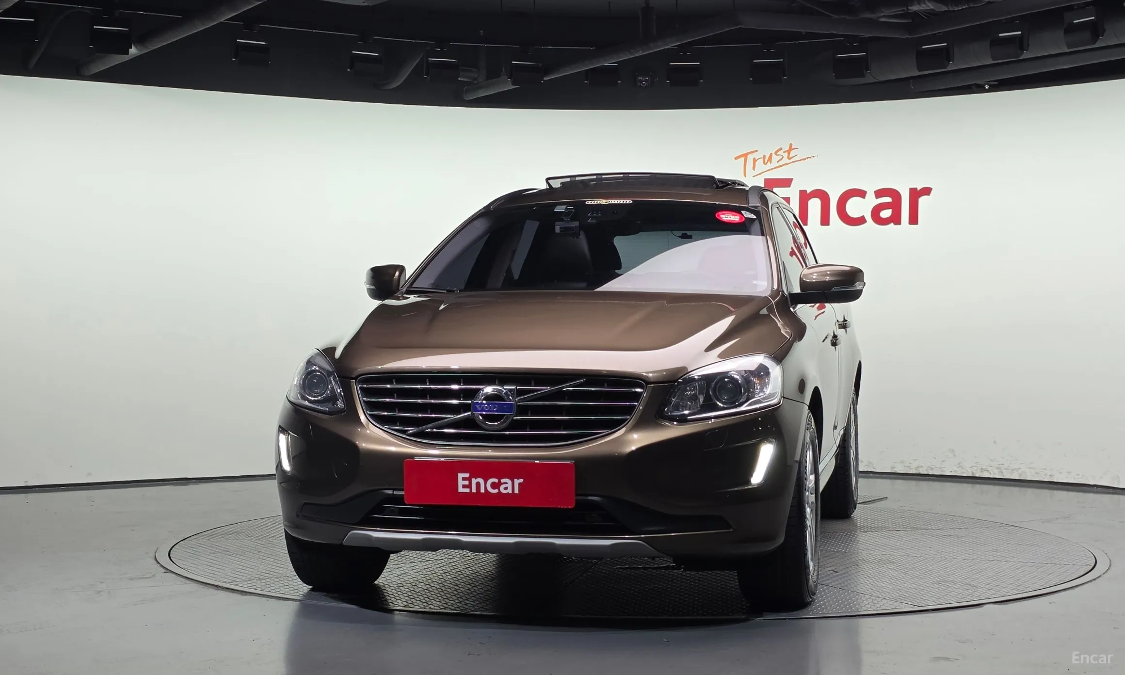 Volvo XC60 превью 3