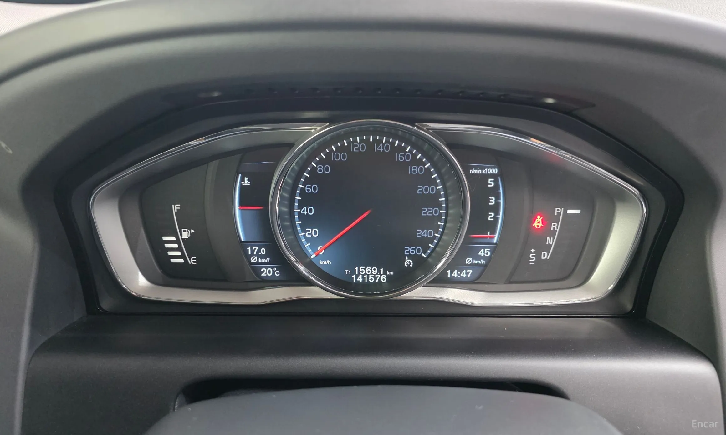 Volvo XC60 превью 8