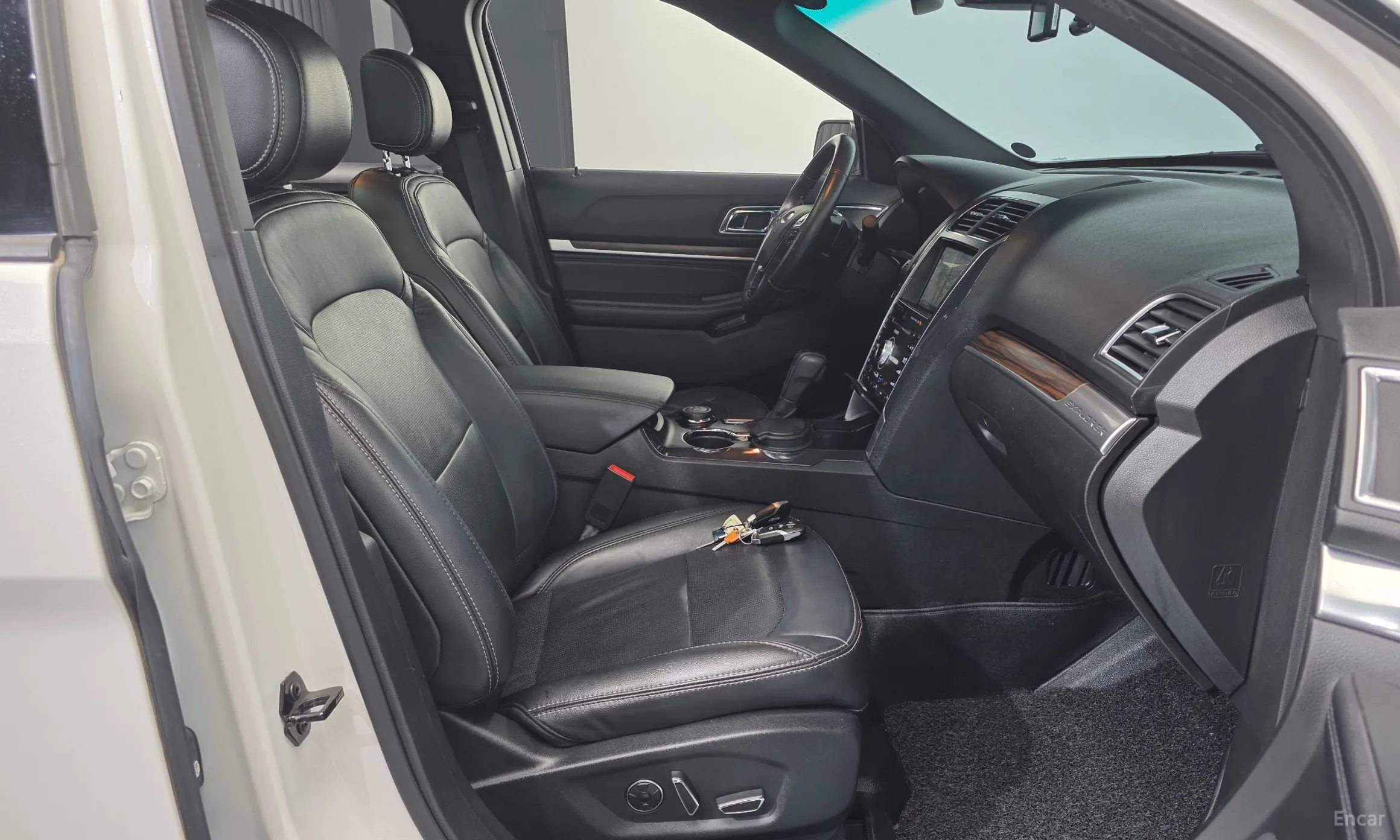 Ford Explorer превью 11