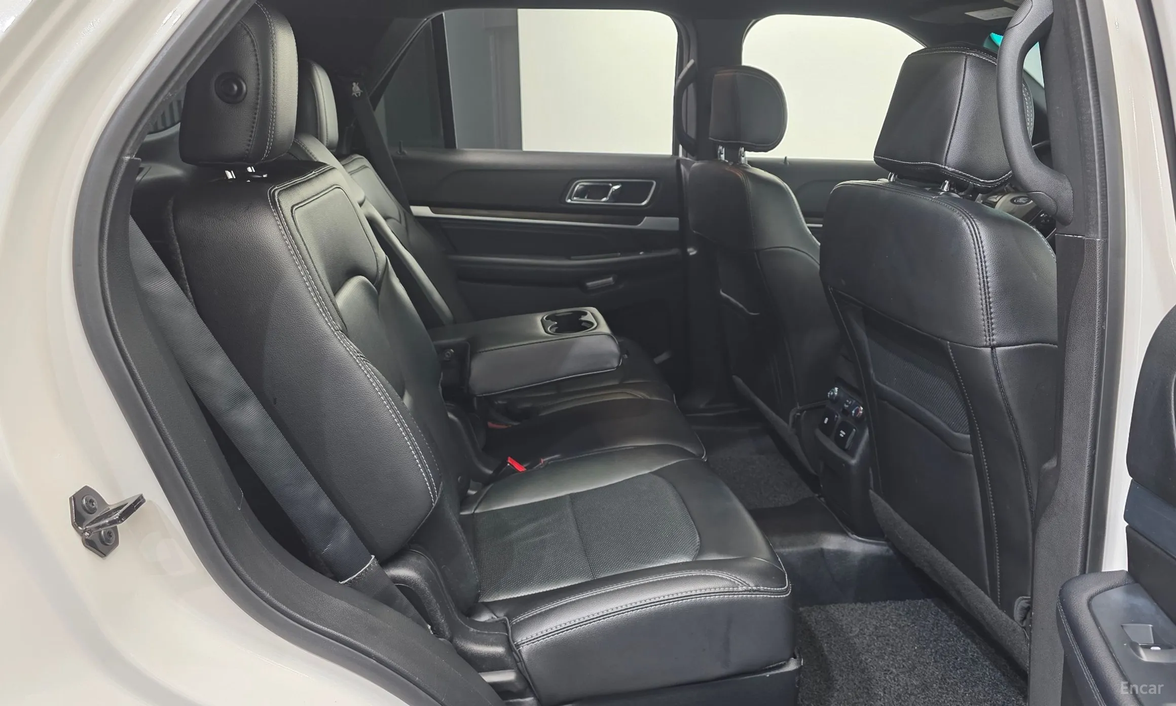 Ford Explorer превью 12