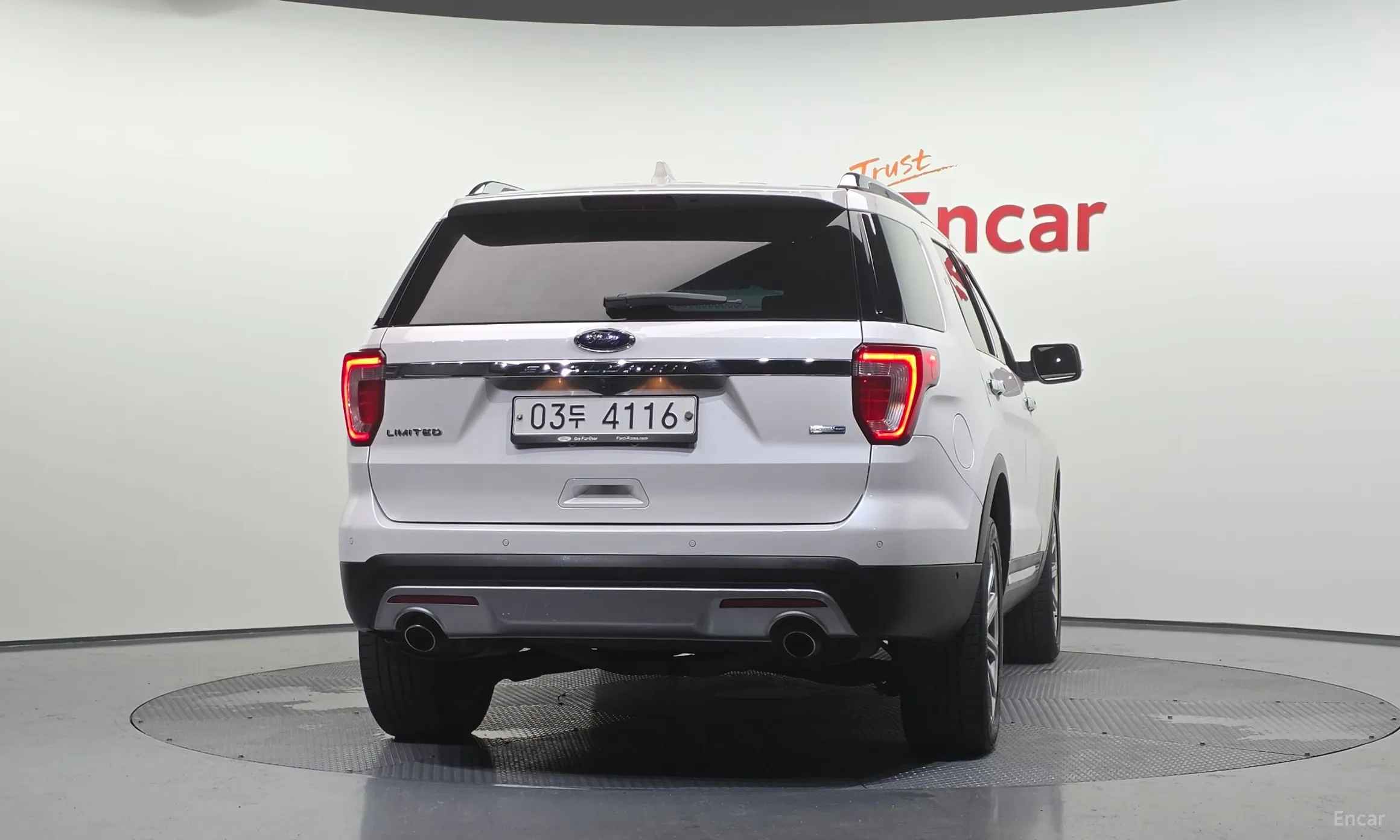 Ford Explorer превью 4